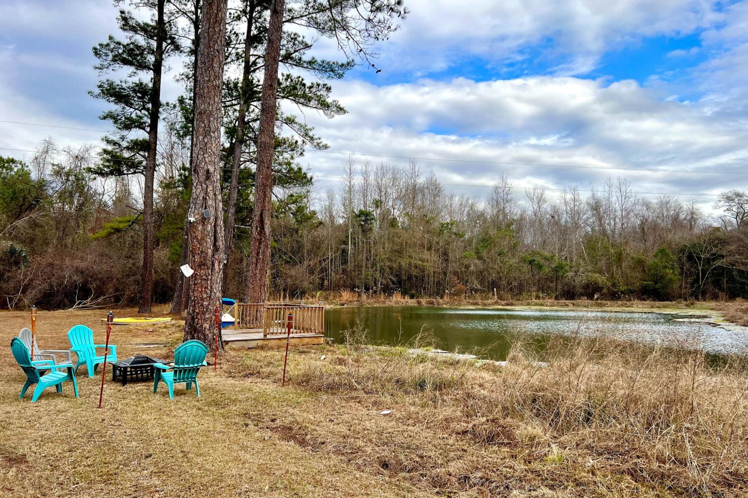 Stocked Pond Country Retreat in Oglethorpe!