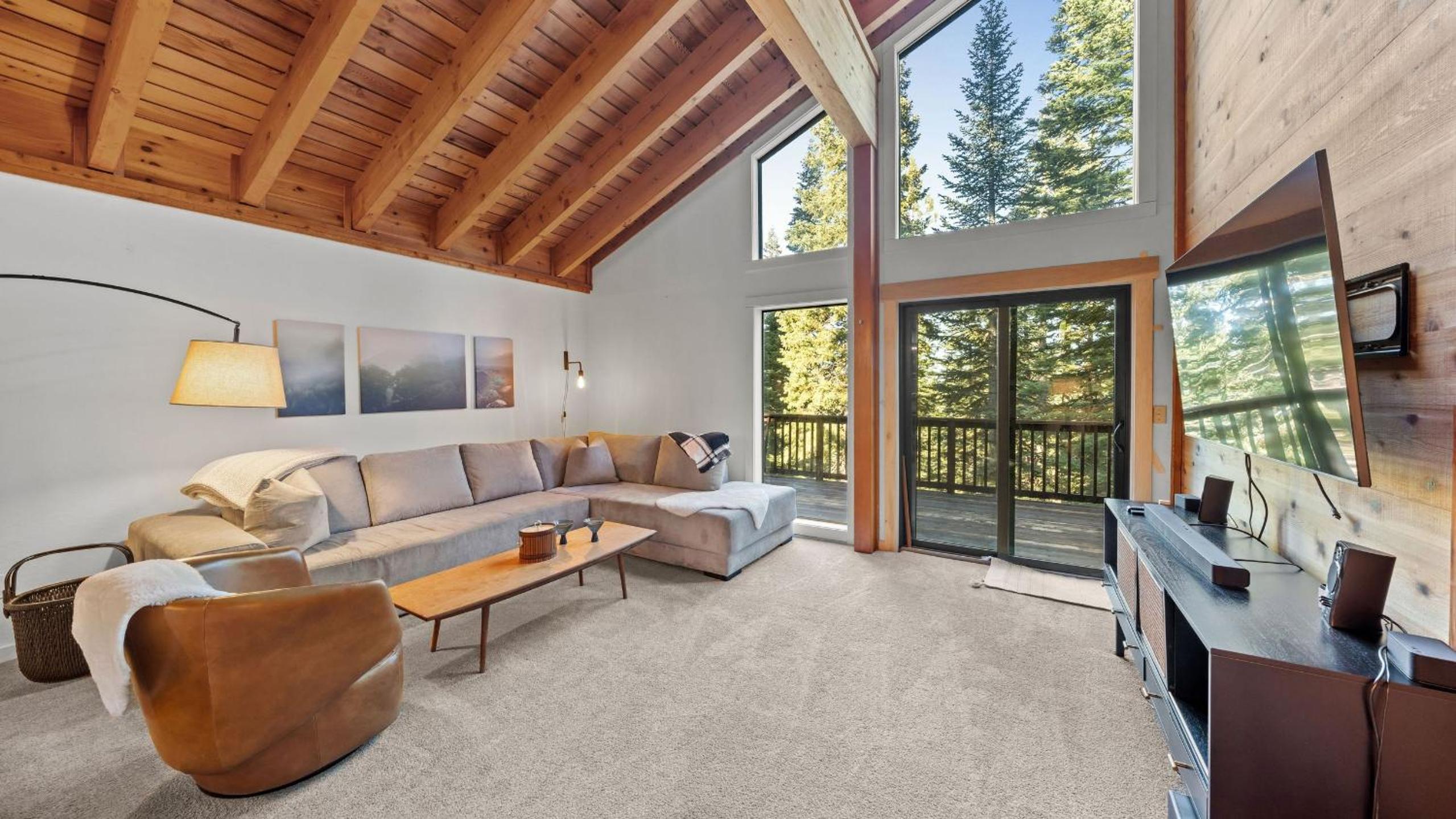 Hot Tub Sauna Forest Views in Tahoe Donner Cedar Summit by Avantstay