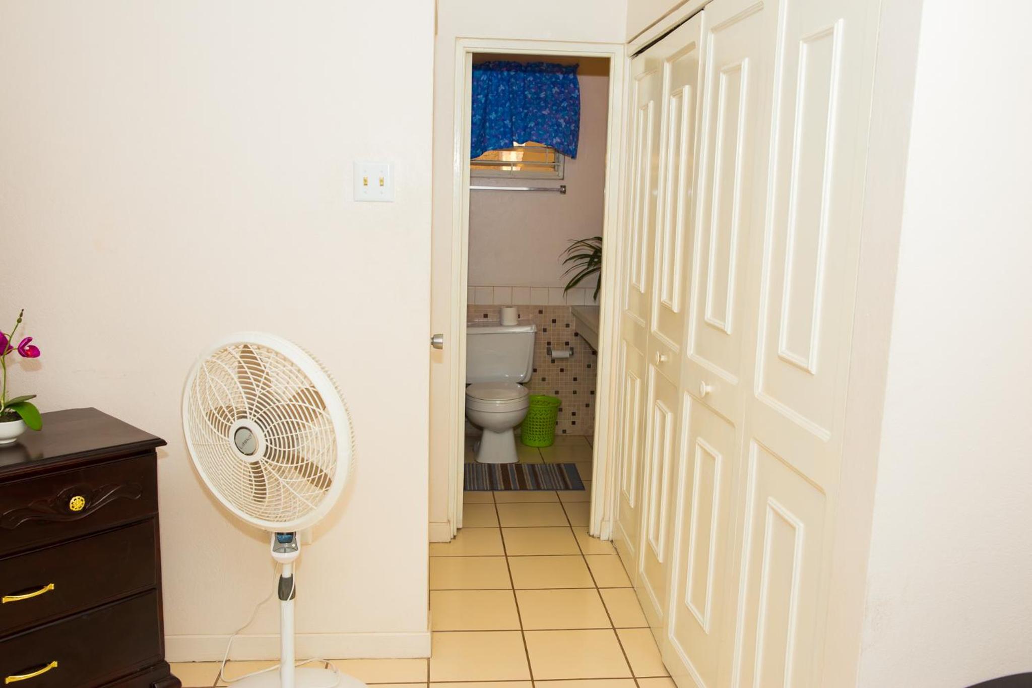 Cozy Waterloo Apartment view 3