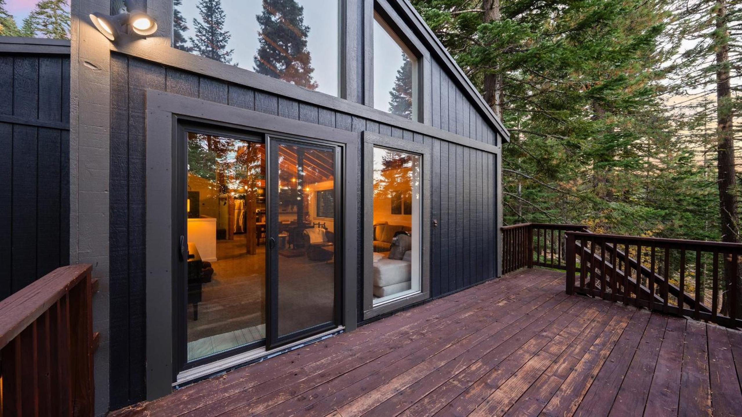 Hot Tub Sauna Forest Views in Tahoe Donner Cedar Summit by Avantstay