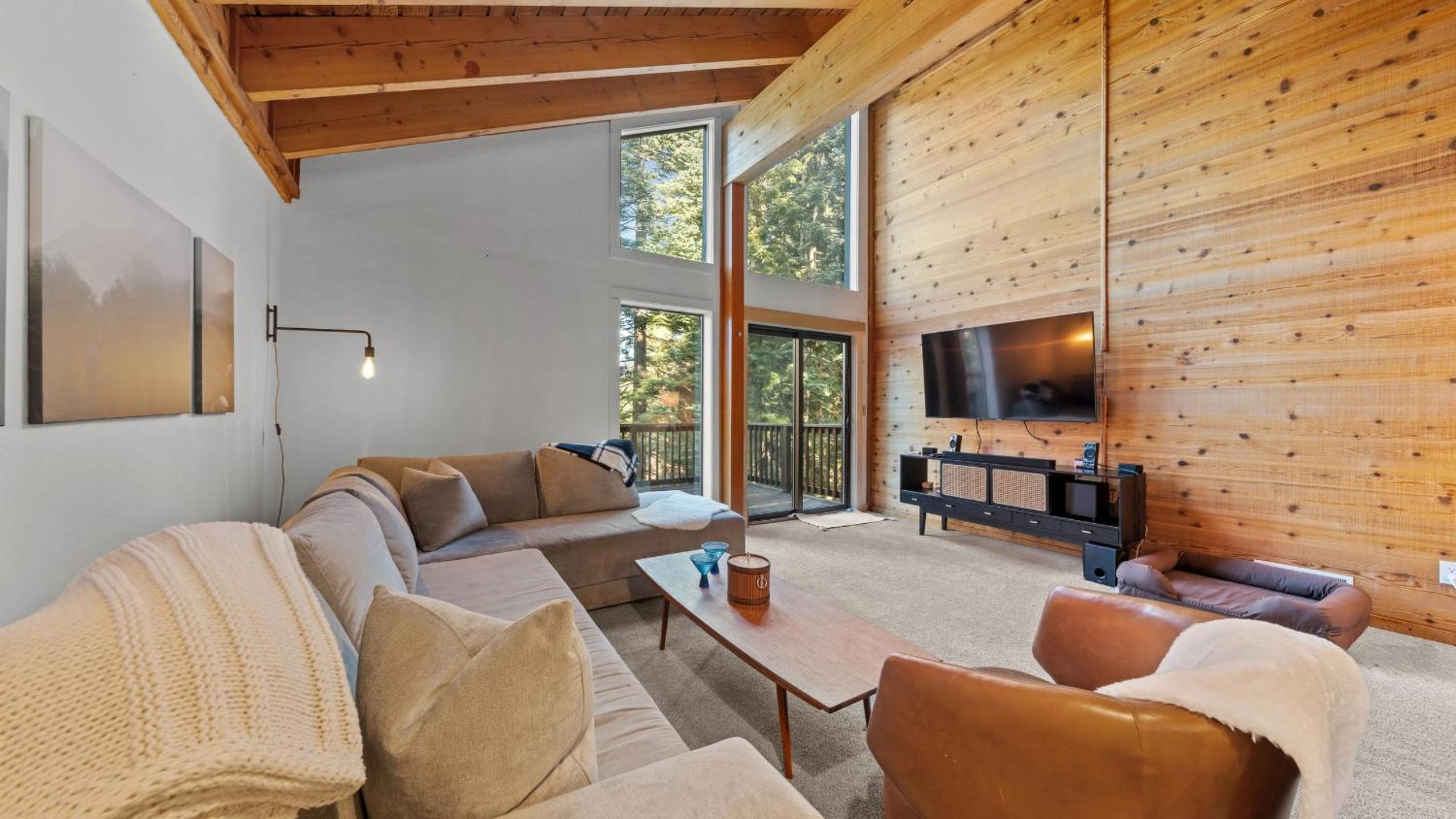 Hot Tub Sauna Forest Views in Tahoe Donner Cedar Summit by Avantstay