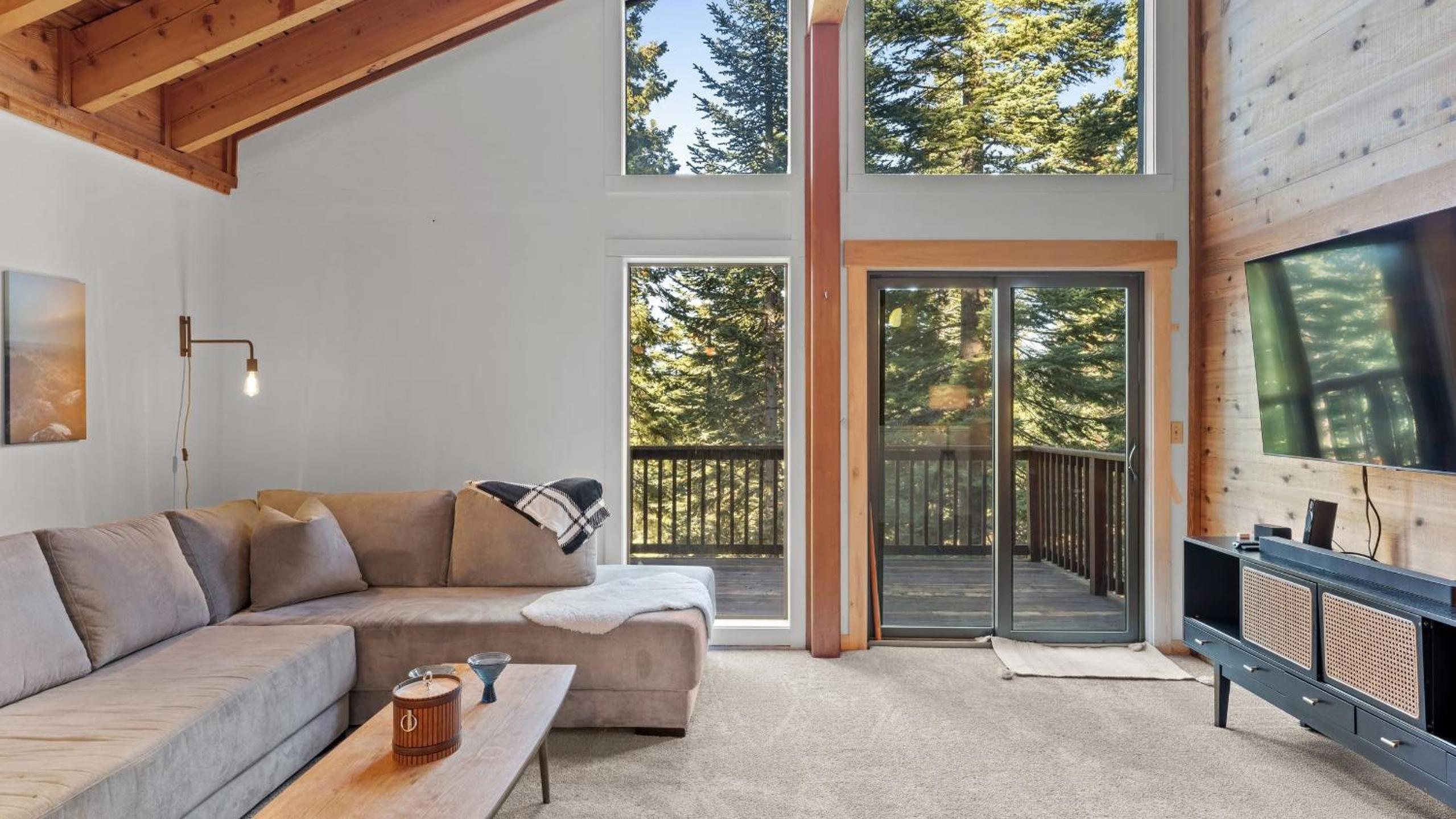 Hot Tub Sauna Forest Views in Tahoe Donner Cedar Summit by Avantstay