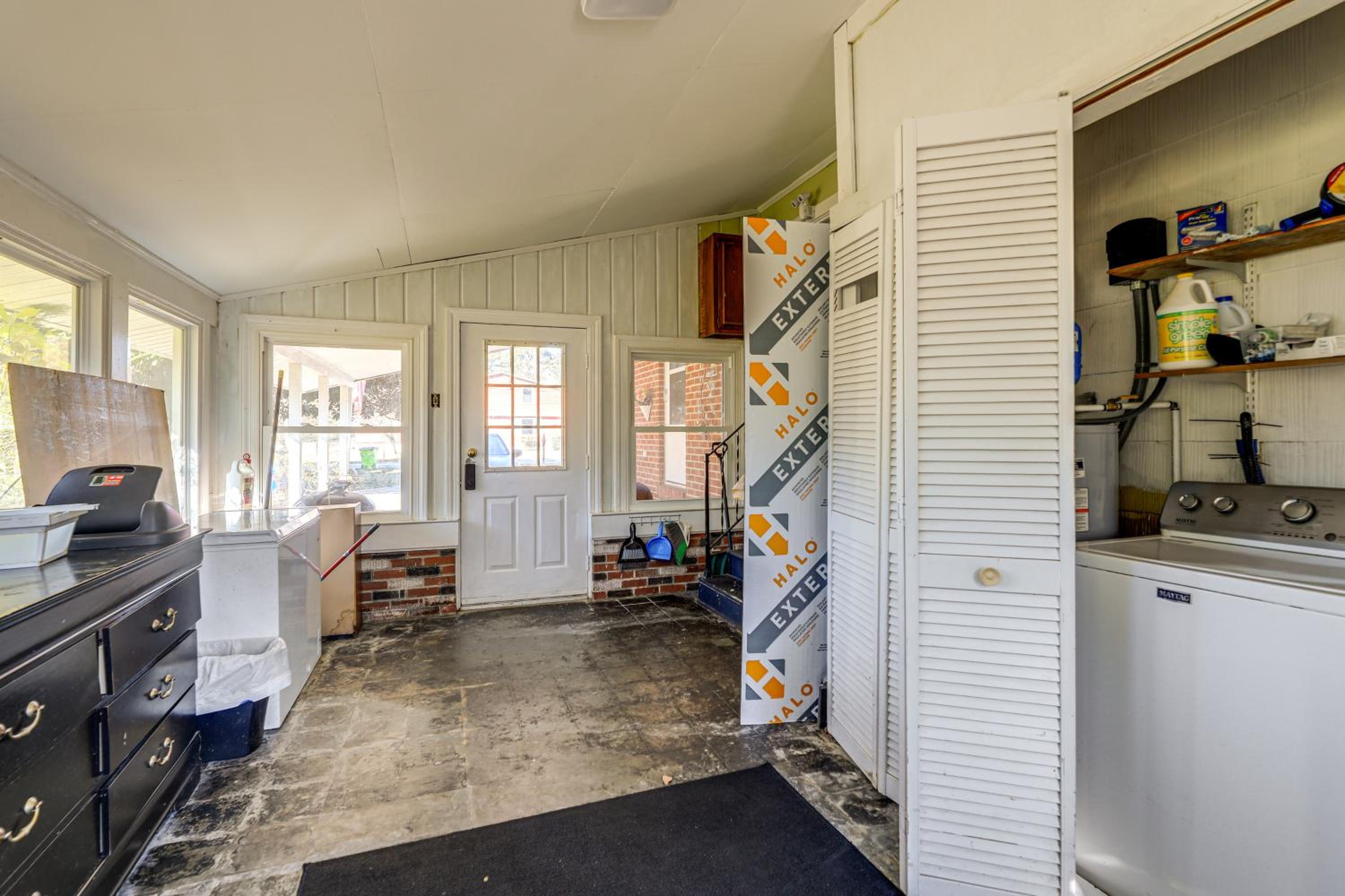 7 Mi to Neuse River! Family Home with Poolside Oasis