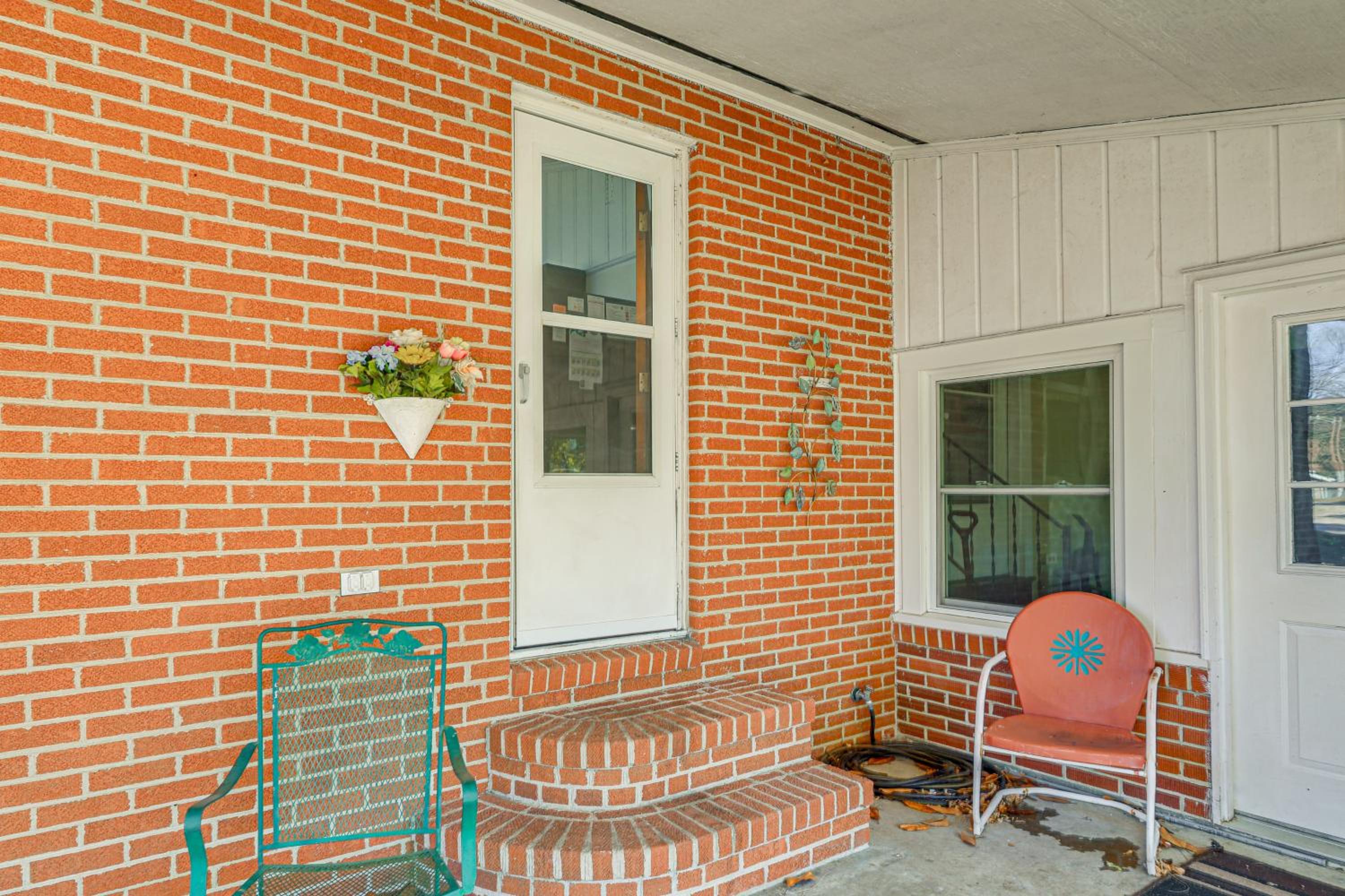 7 Mi to Neuse River! Family Home with Poolside Oasis