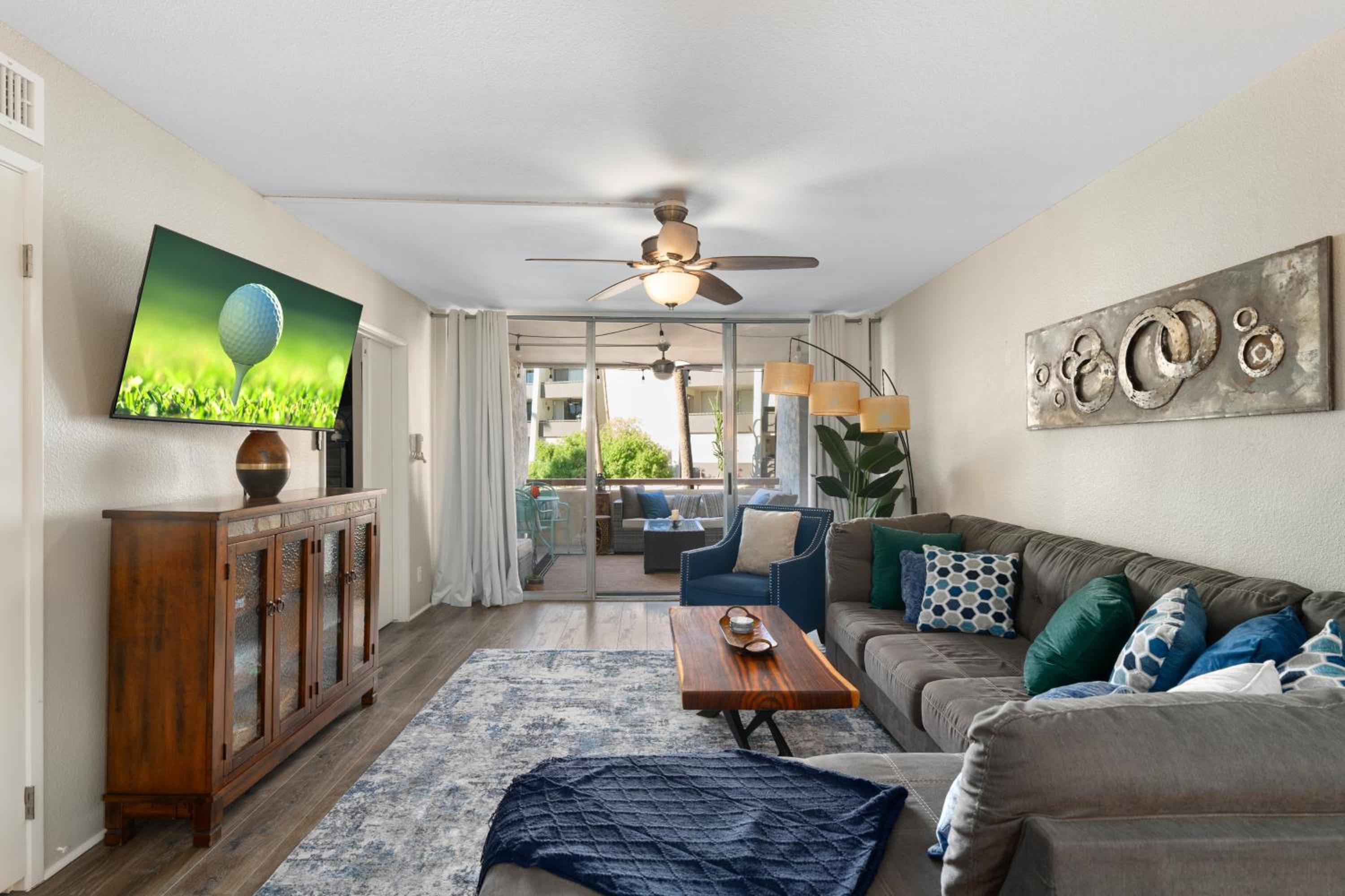 Less Than 1 Mi to Fashion Square Condo with Community Perks