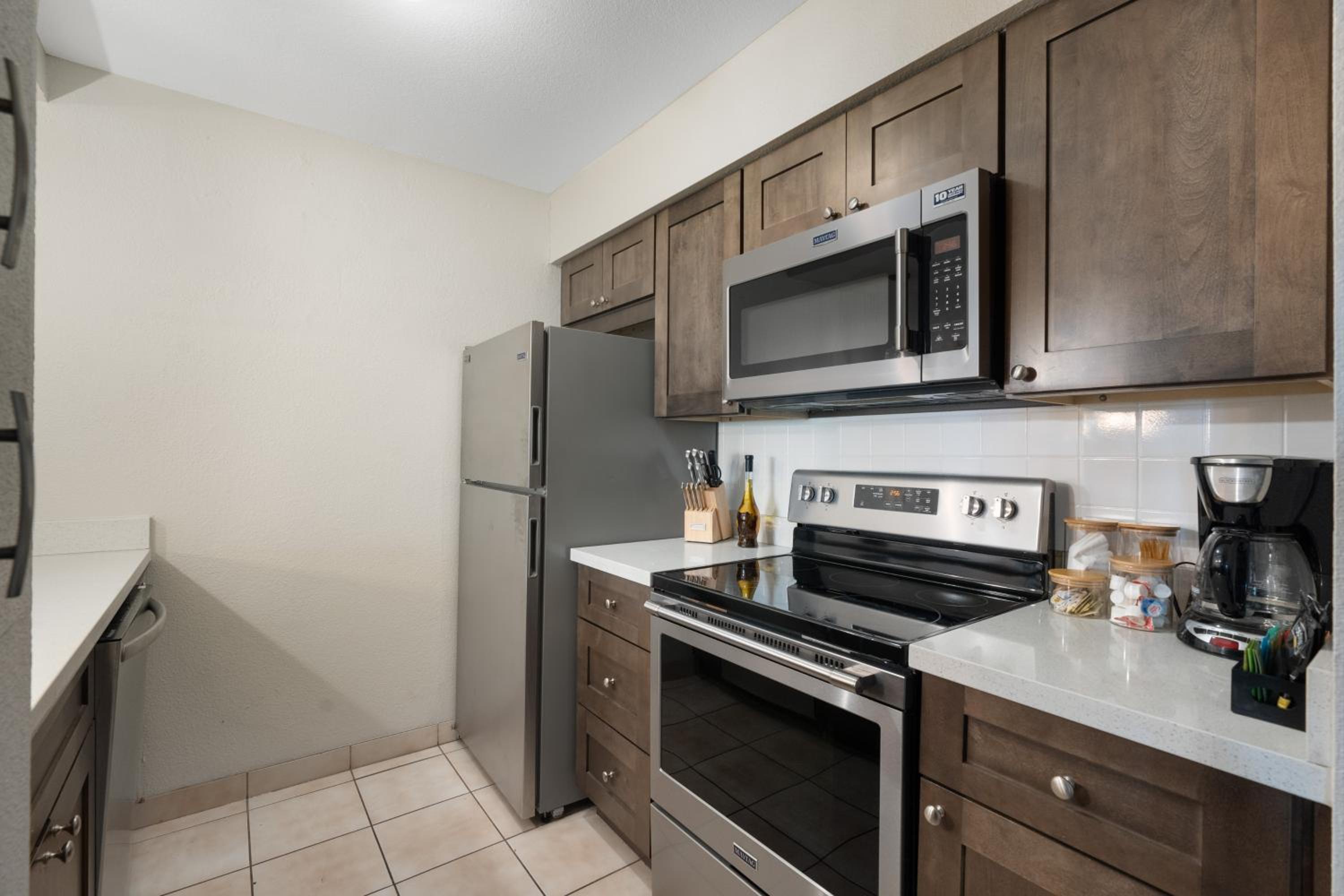 Less Than 1 Mi to Fashion Square Condo with Community Perks