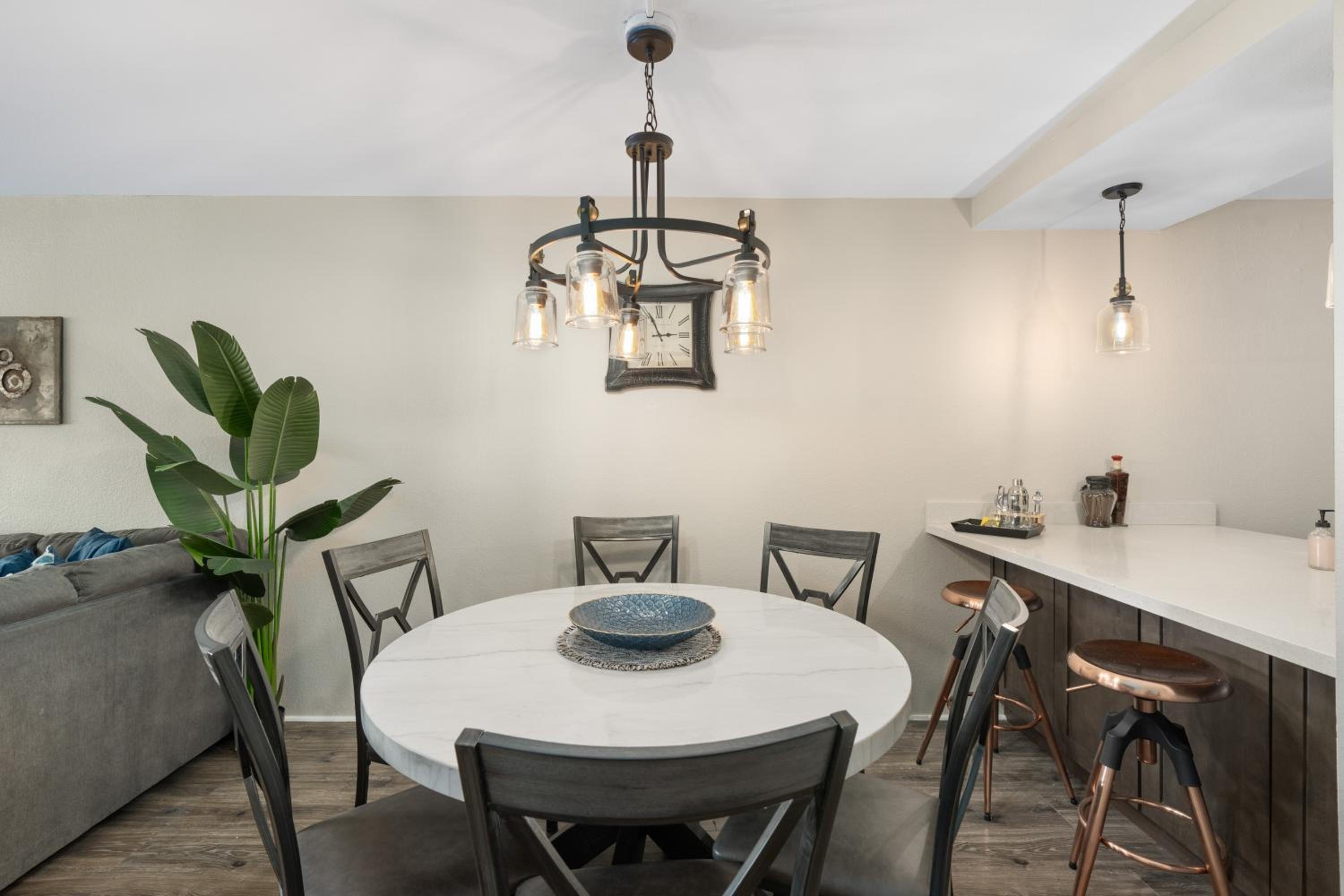 Less Than 1 Mi to Fashion Square Condo with Community Perks