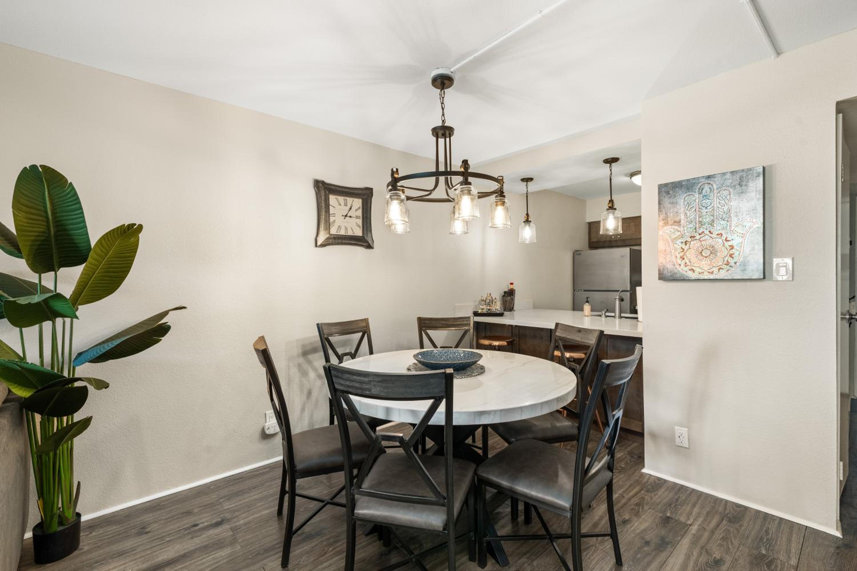 Less Than 1 Mi to Fashion Square Condo with Community Perks