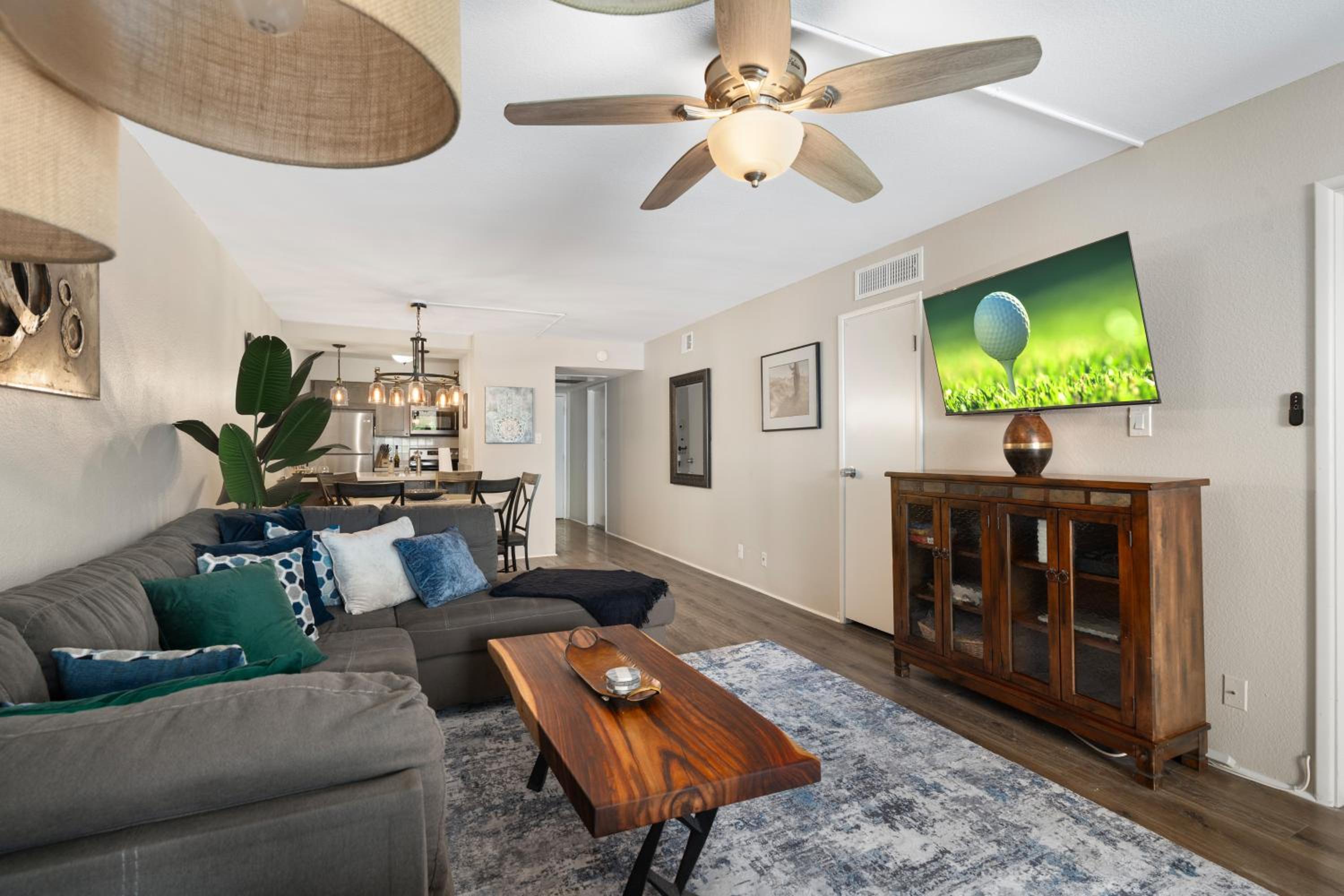 Less Than 1 Mi to Fashion Square Condo with Community Perks