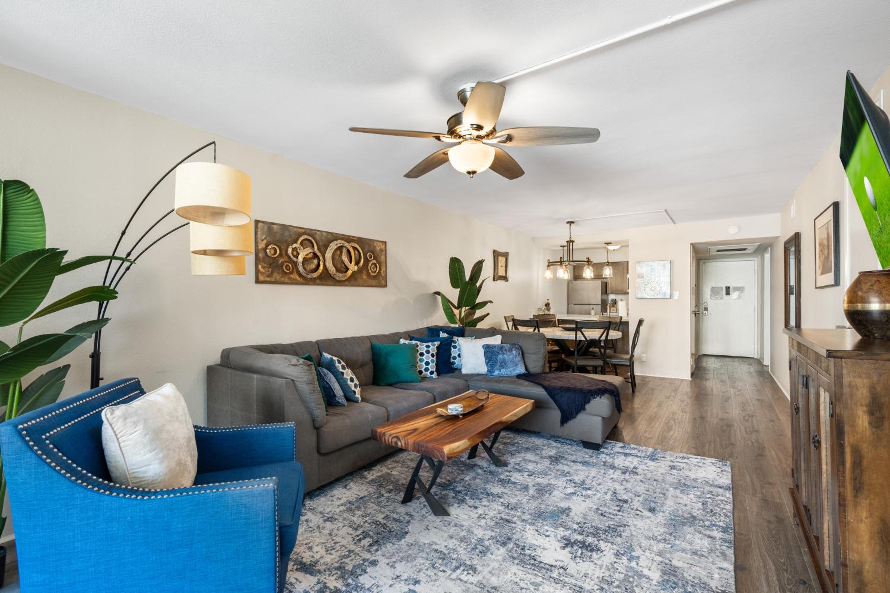 Less Than 1 Mi to Fashion Square Condo with Community Perks