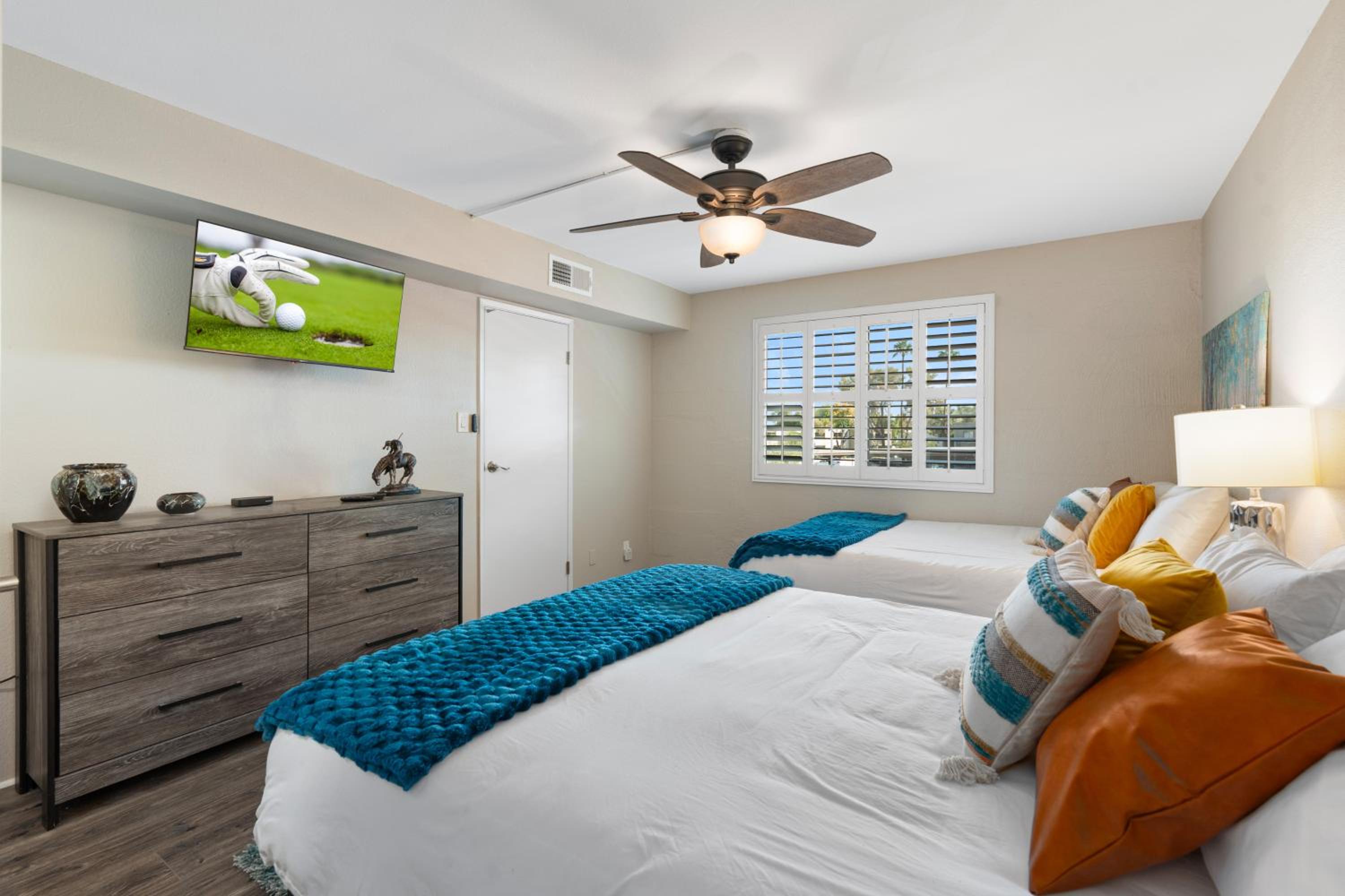 Less Than 1 Mi to Fashion Square Condo with Community Perks