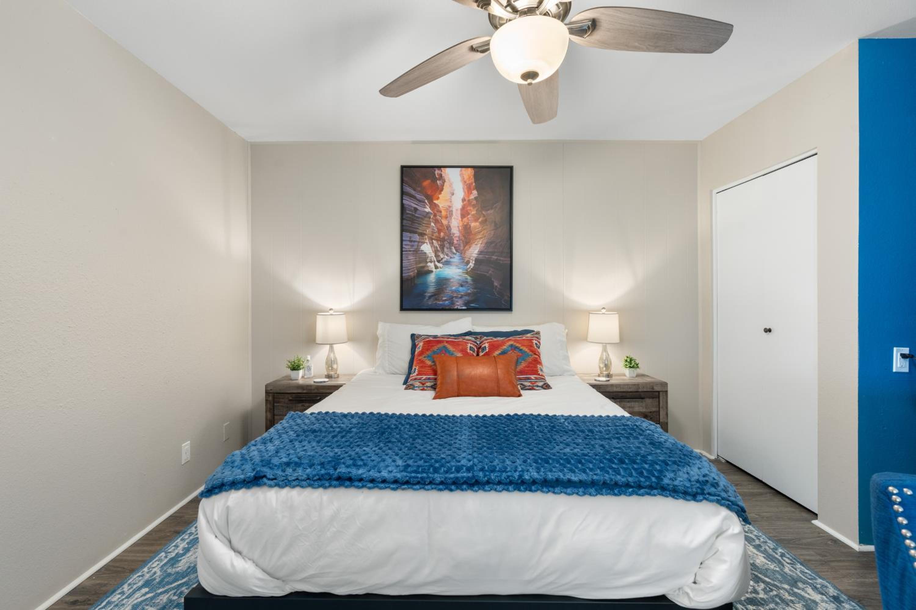 Less Than 1 Mi to Fashion Square Condo with Community Perks