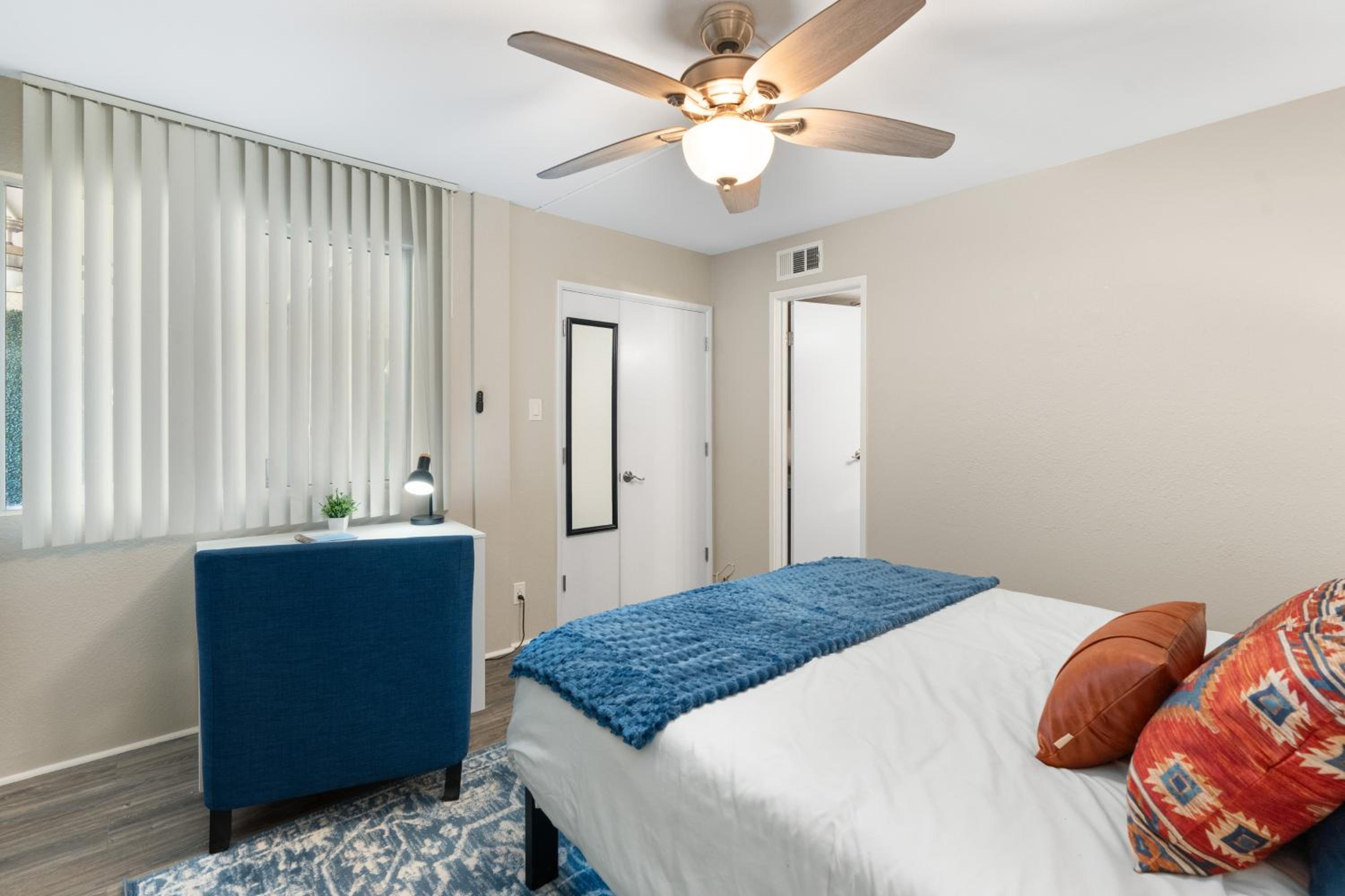 Less Than 1 Mi to Fashion Square Condo with Community Perks