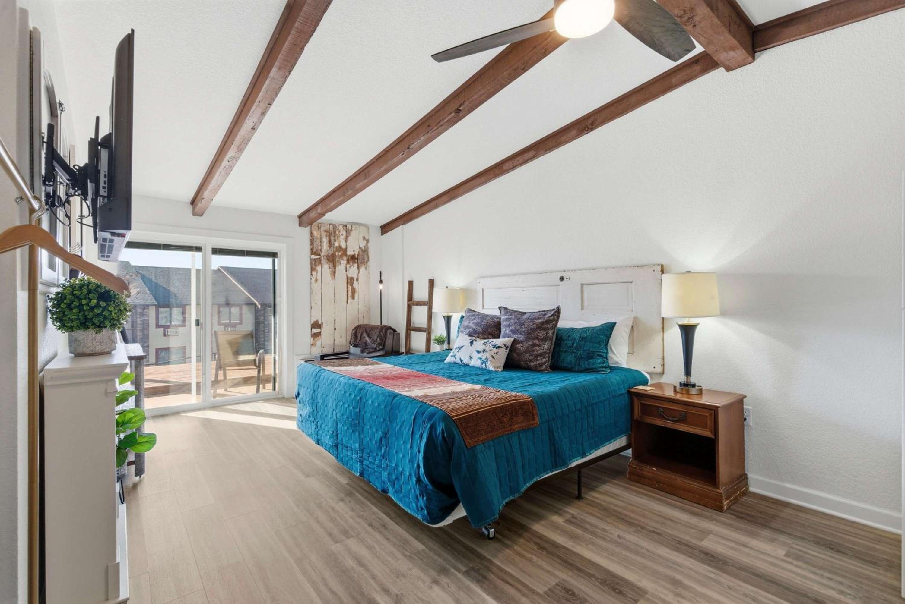 Driftwood Den Condo for 2
