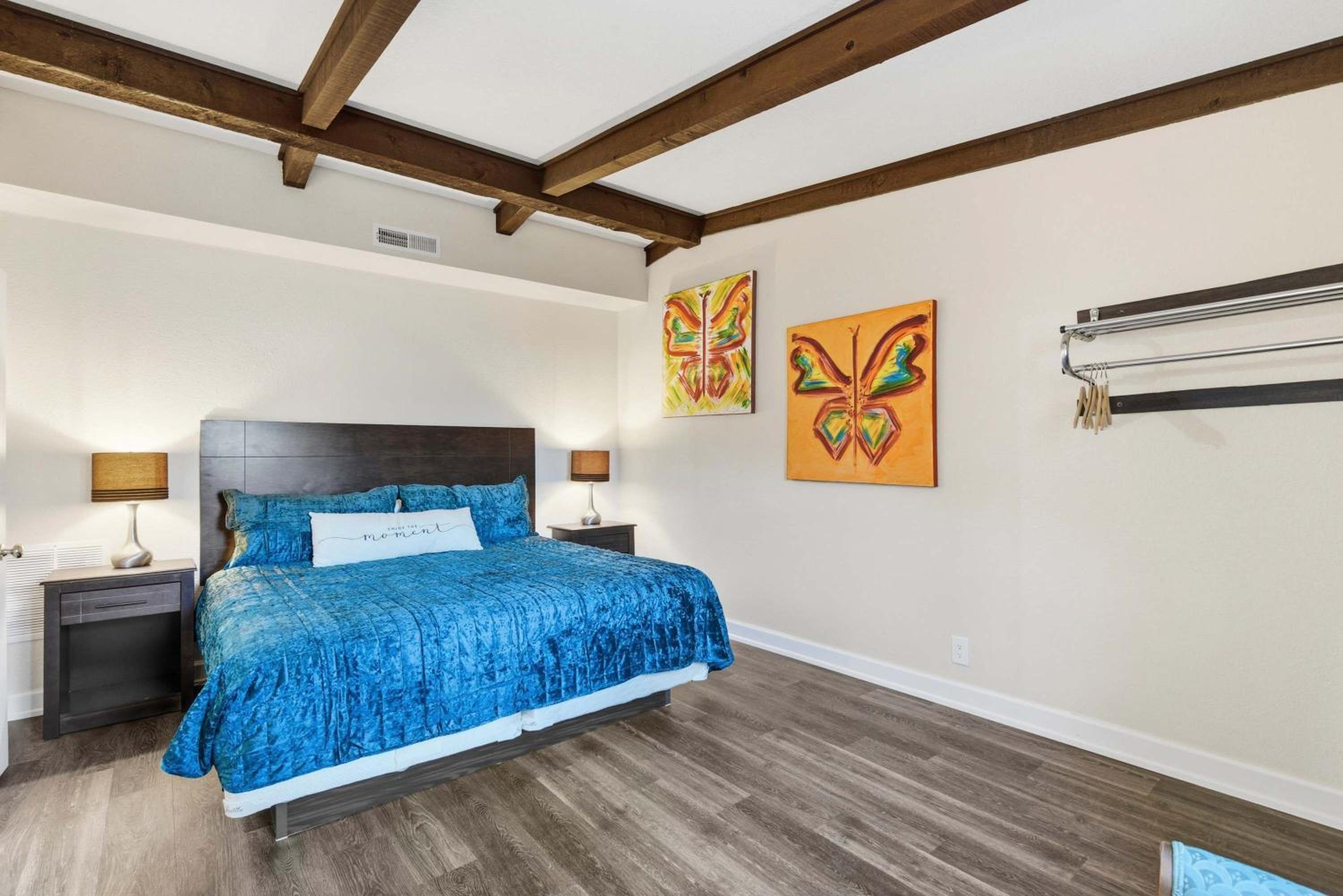 Lakin it Easy Condo for 2