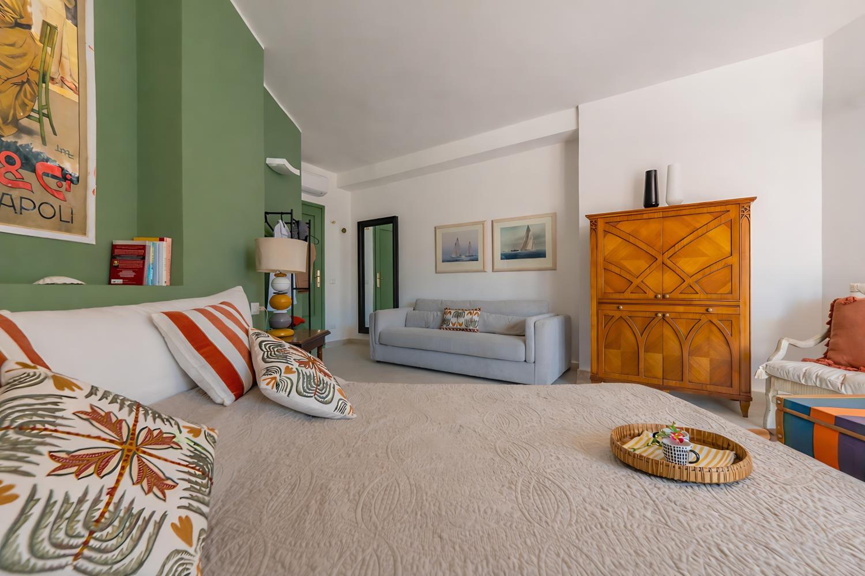 Molo Angioino Suites