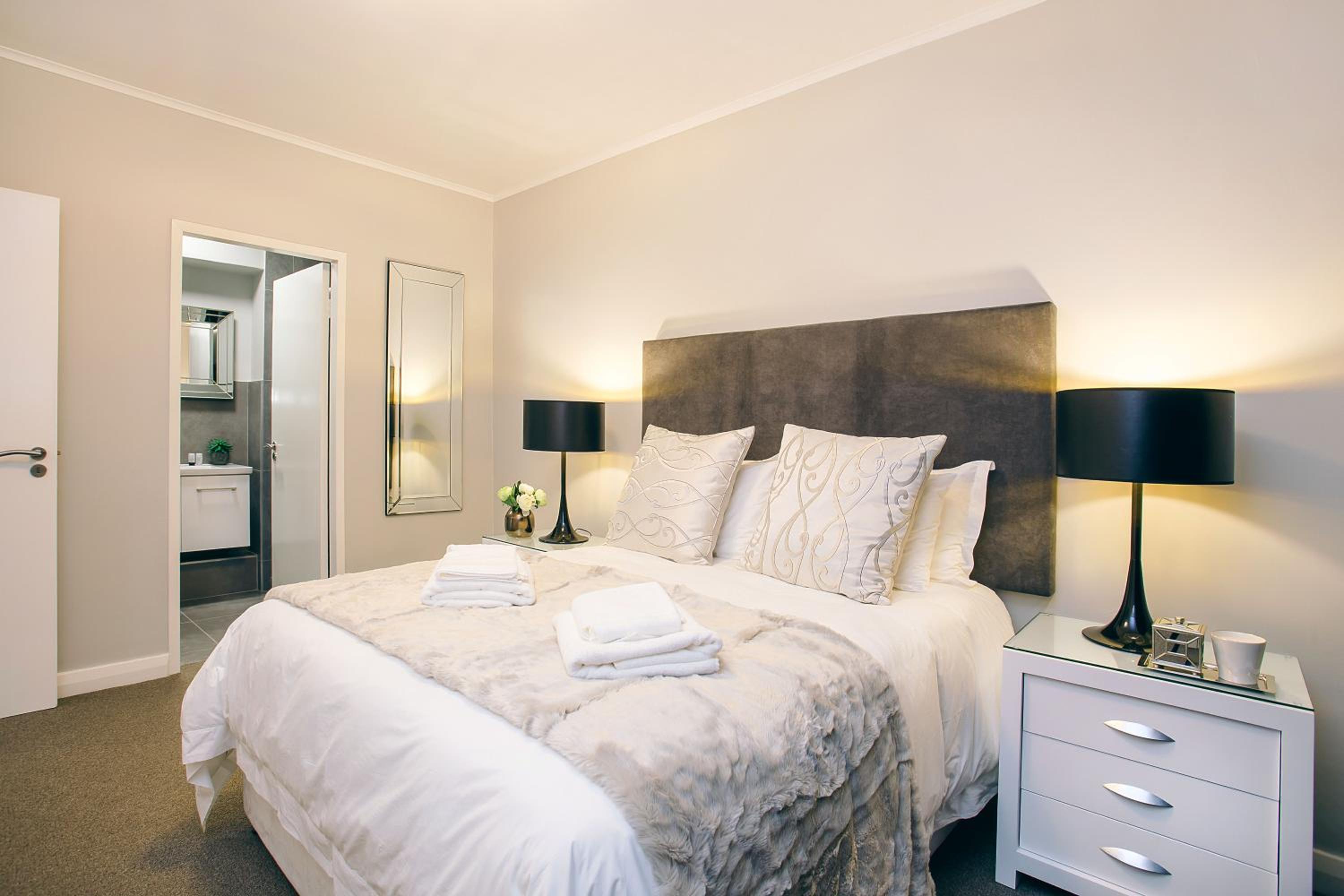 Superior Apartment Mayfair view 4