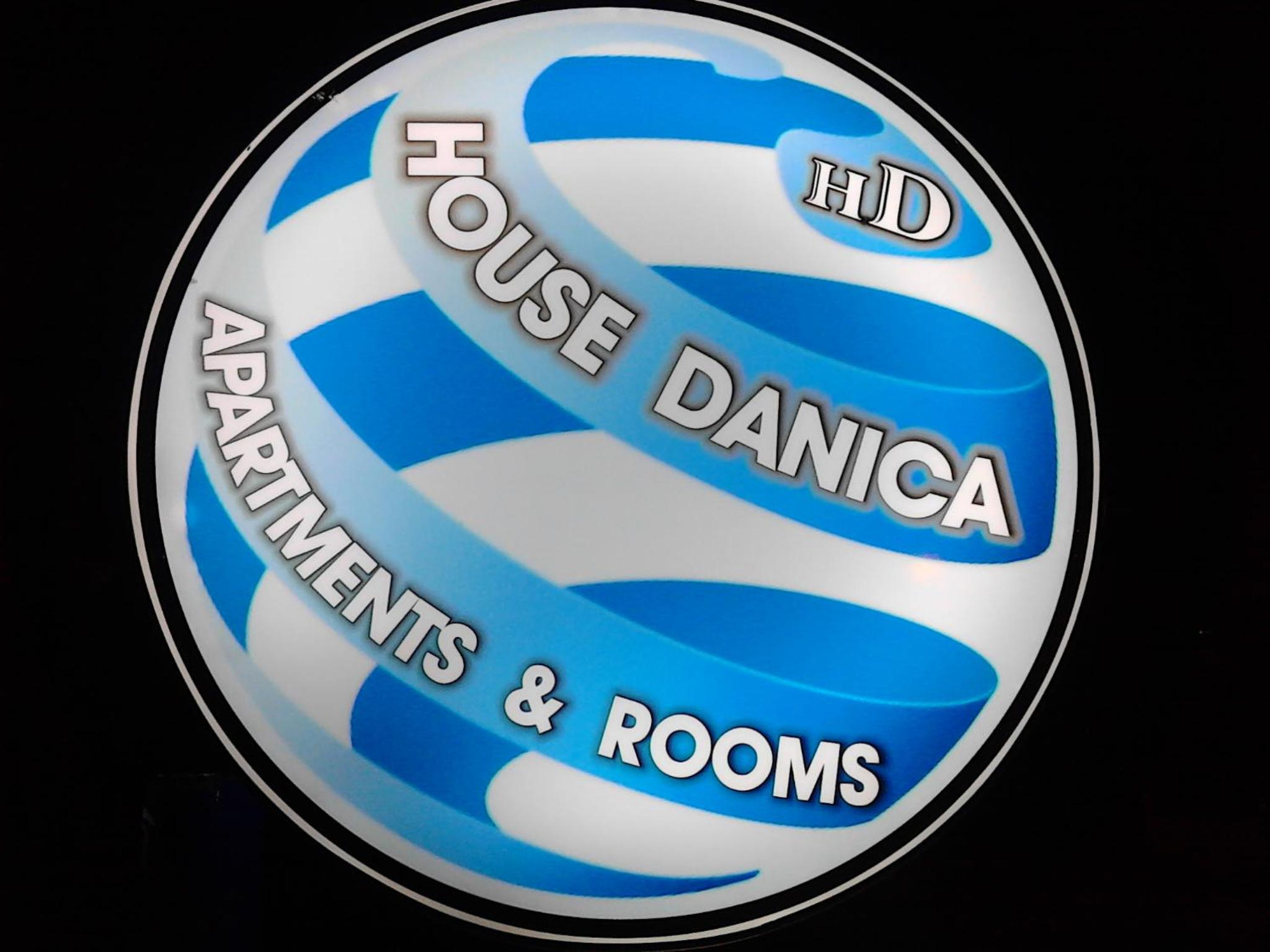 House Danica Apartments & Rooms