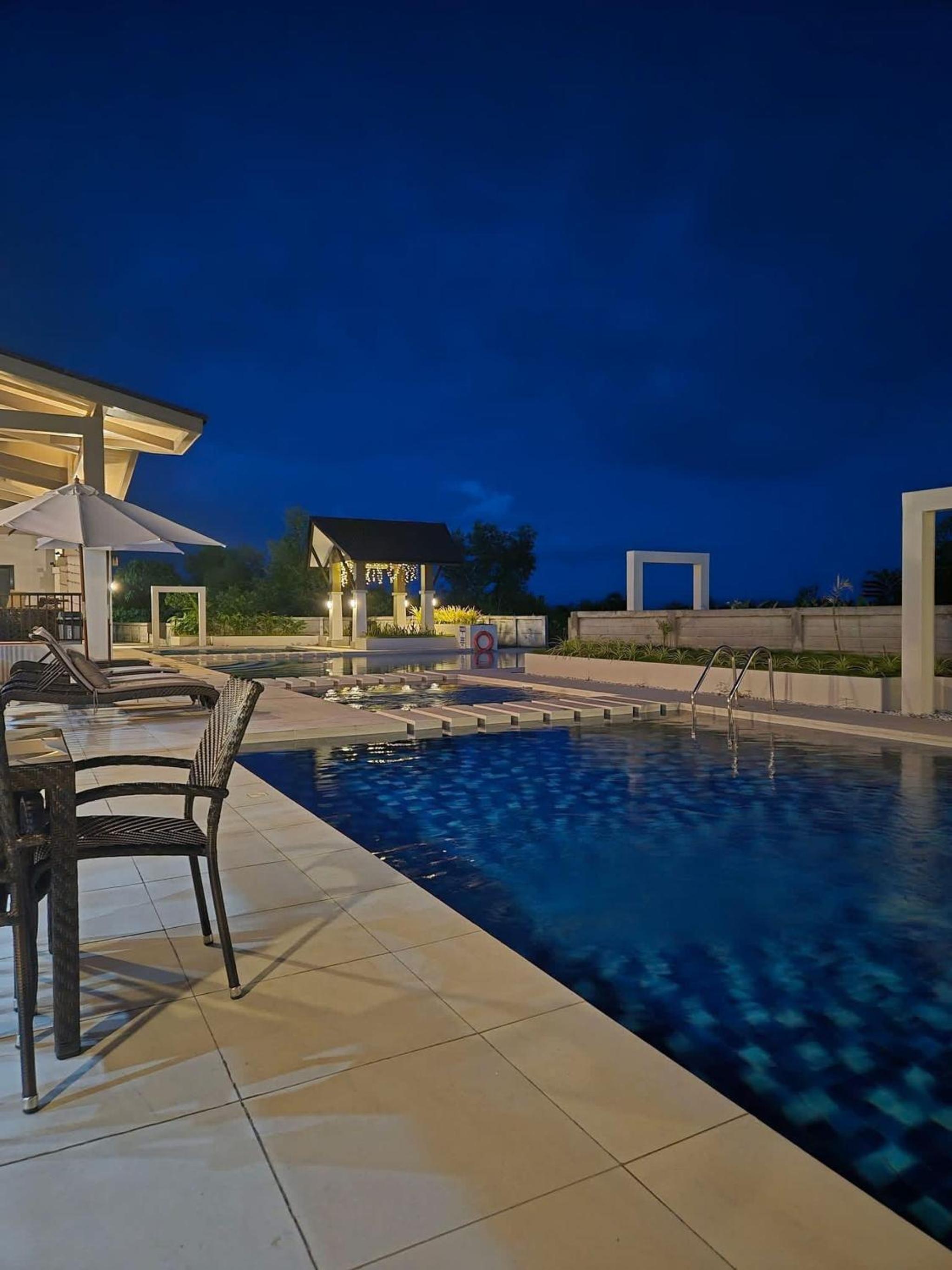 Entire Apartment with pool, gym, and playground near Panglao, Bohol