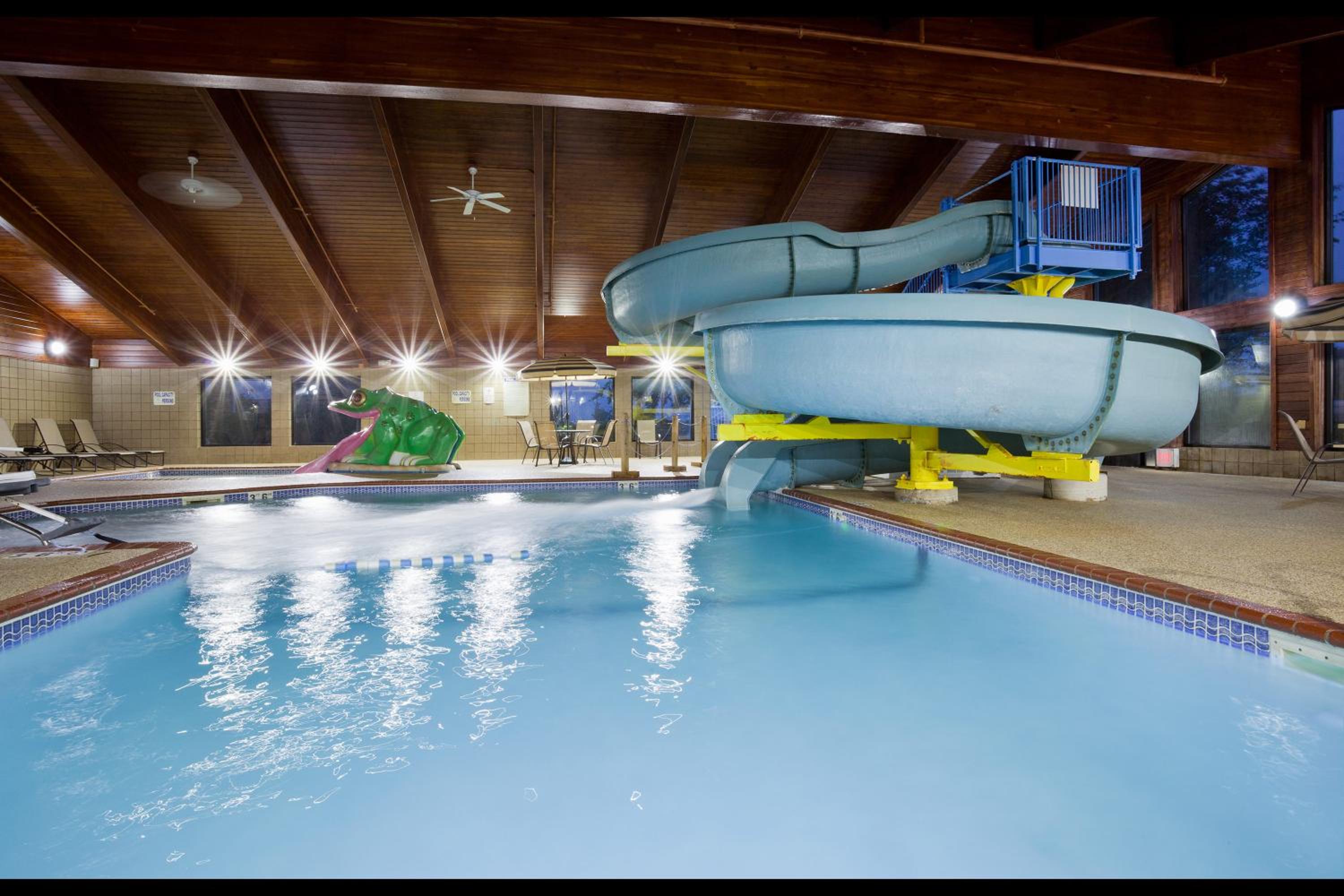 AmericInn by Wyndham Shakopee Near Canterbury Park - Property Image 11