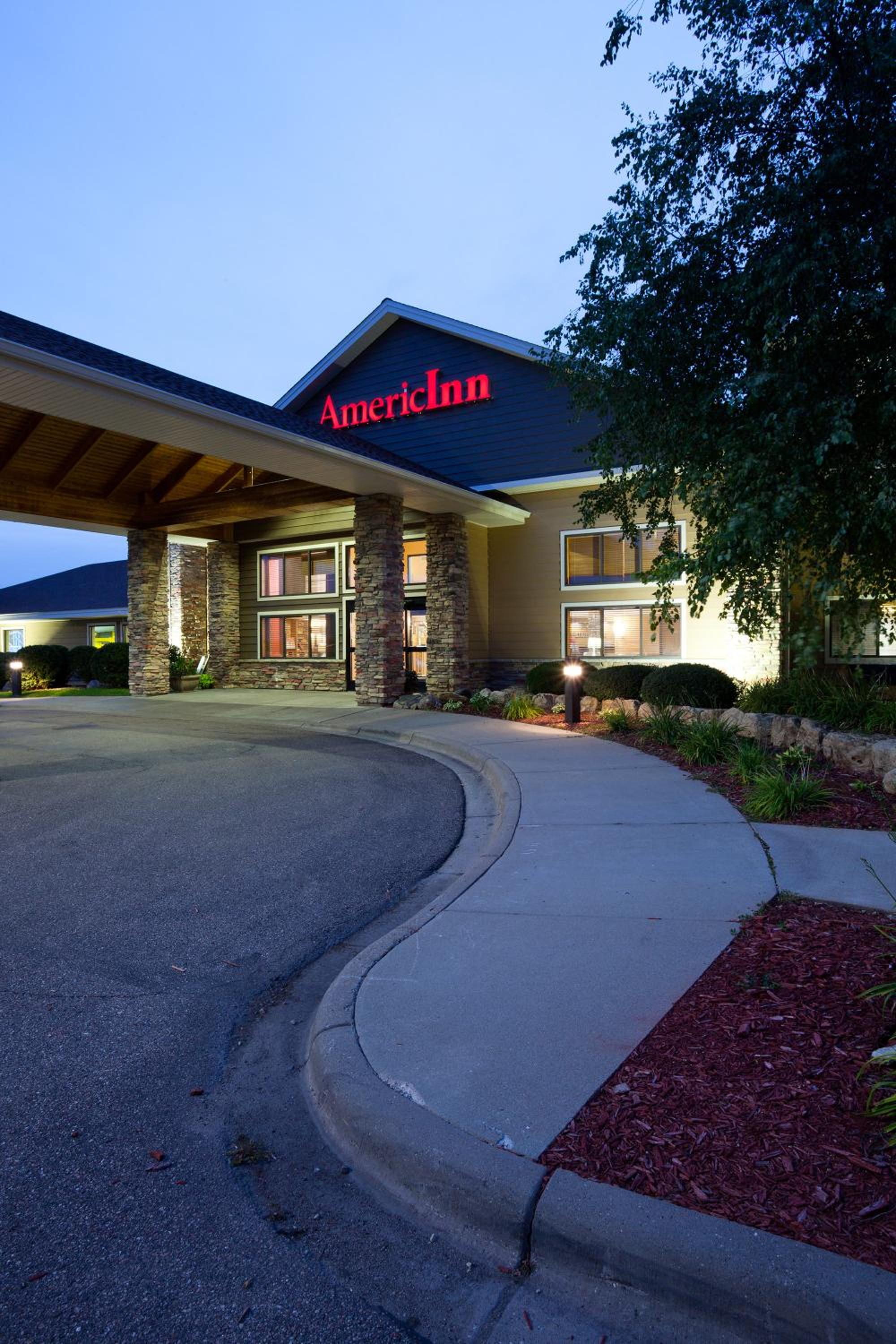 AmericInn by Wyndham Shakopee Near Canterbury Park - Property Image 7