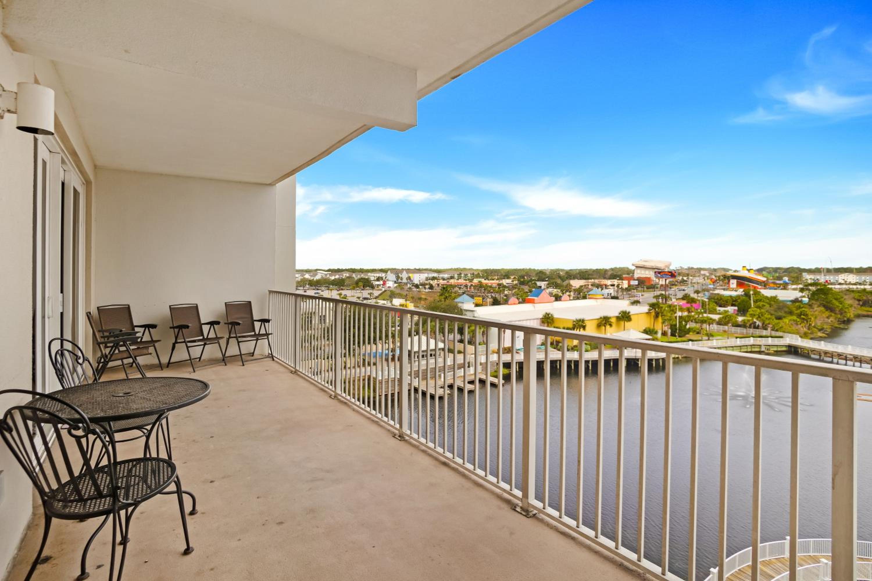 Laketown Wharf 531
