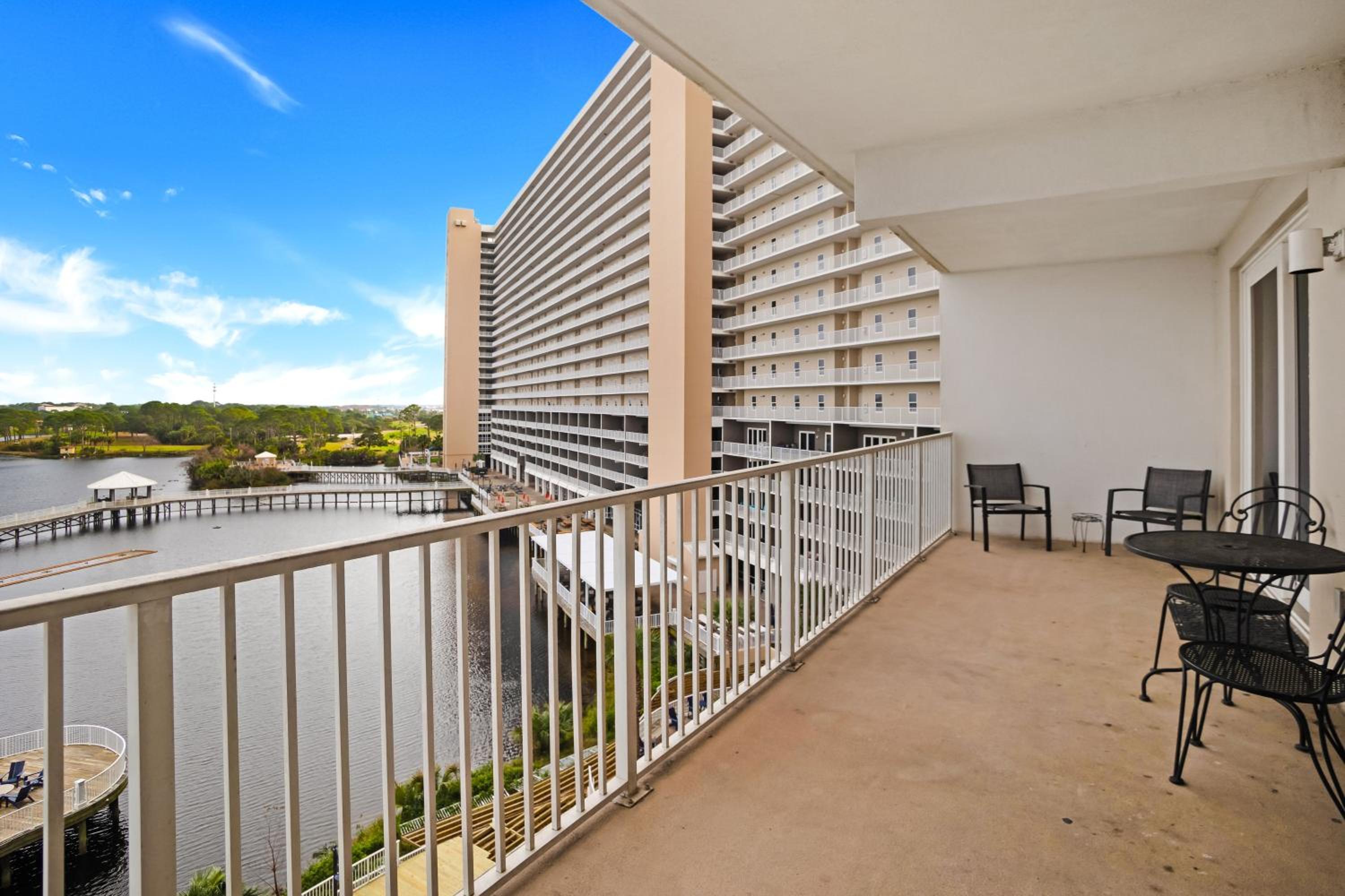 Laketown Wharf 531