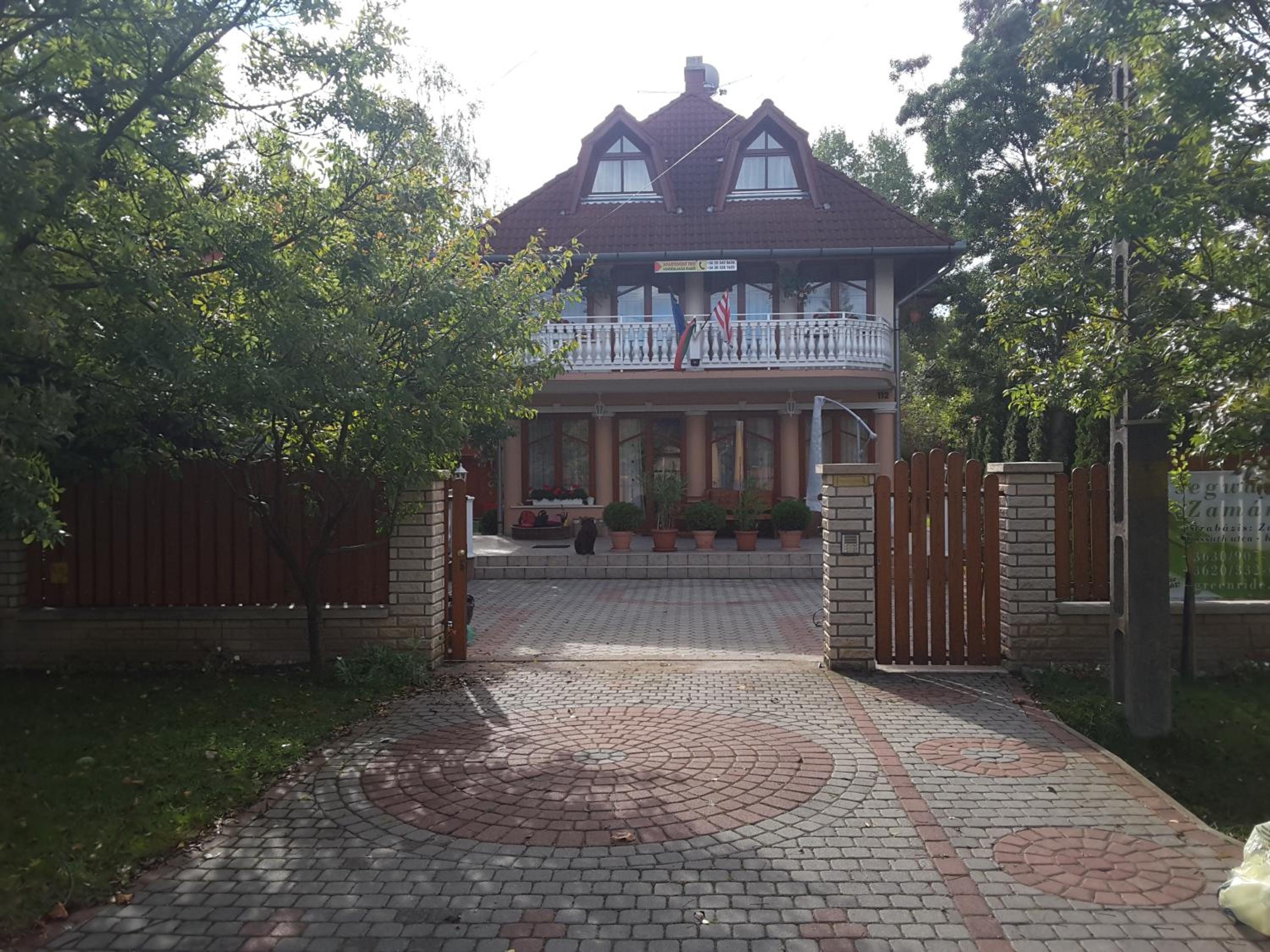 Photo 11