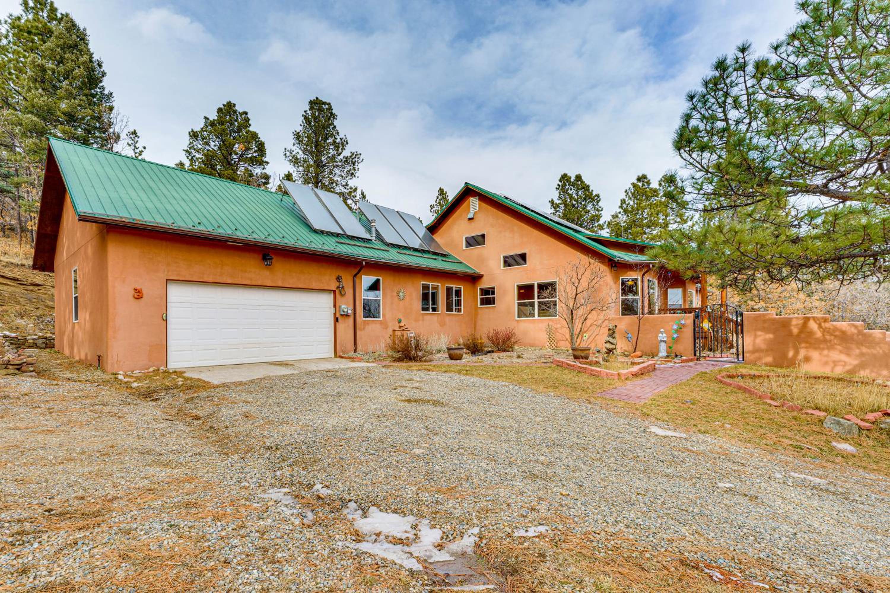 Hunters Hideaway on 20 Secluded Acres in Taos!