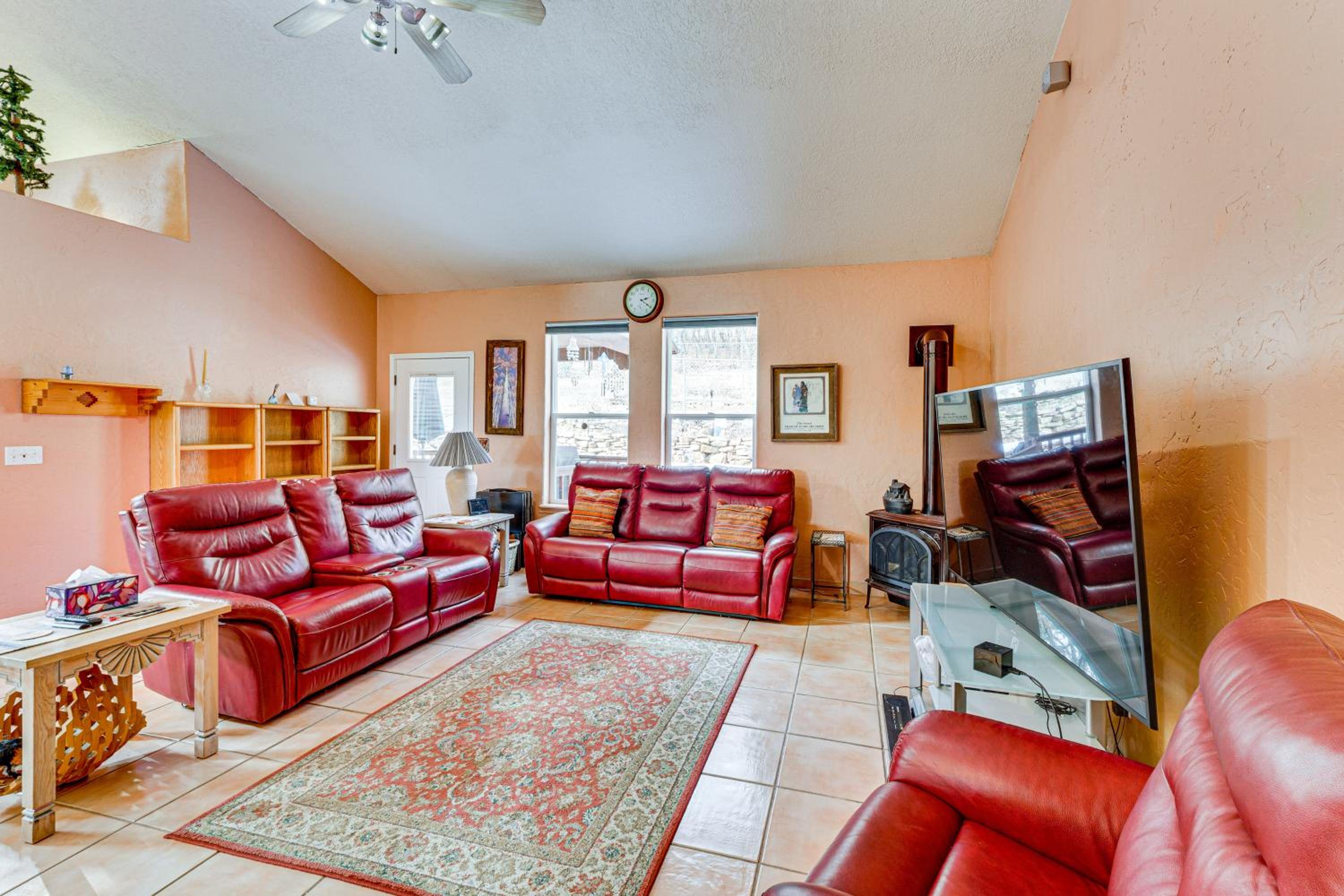 Hunters Hideaway on 20 Secluded Acres in Taos!