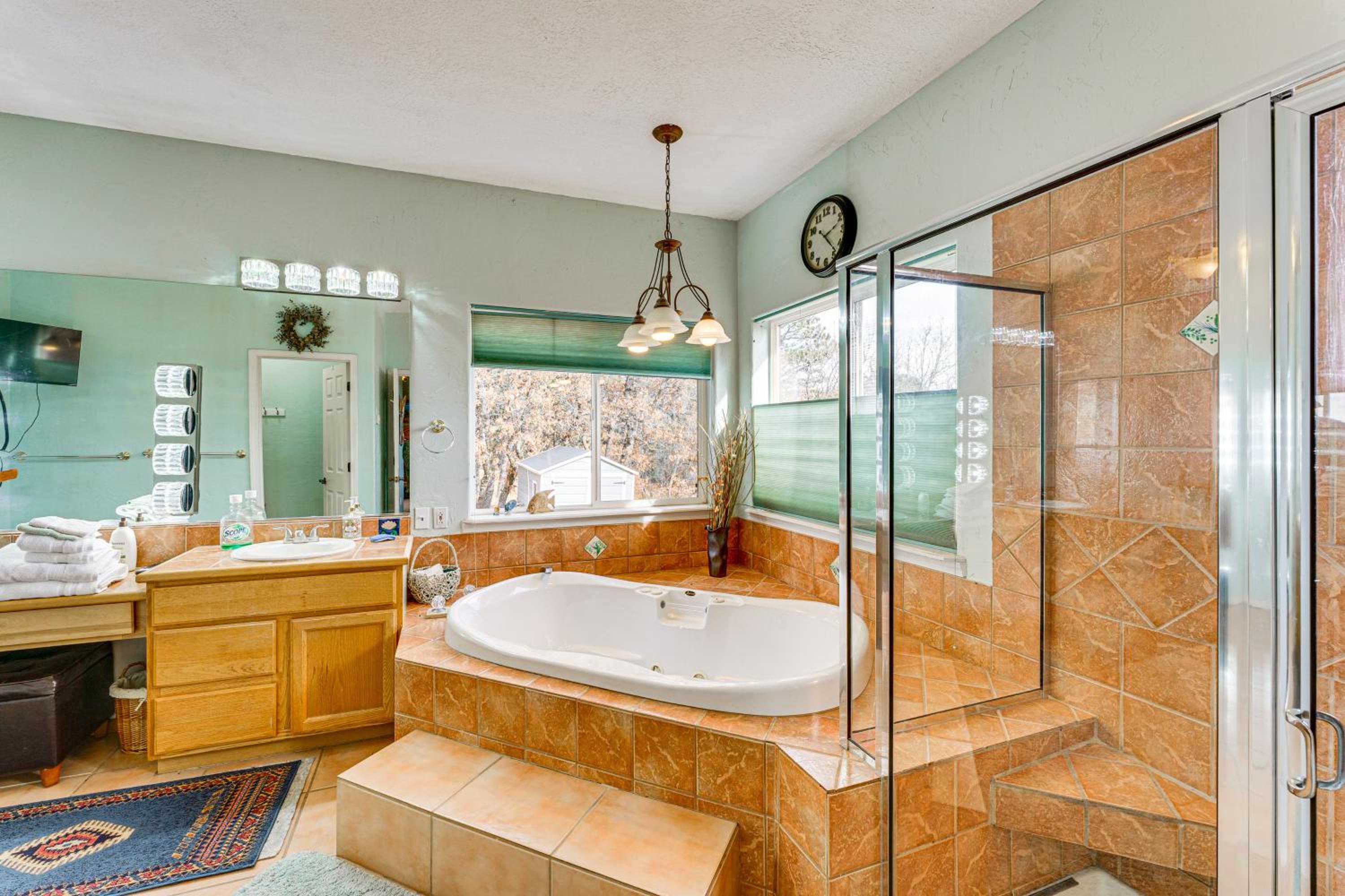 Hunters Hideaway on 20 Secluded Acres in Taos!