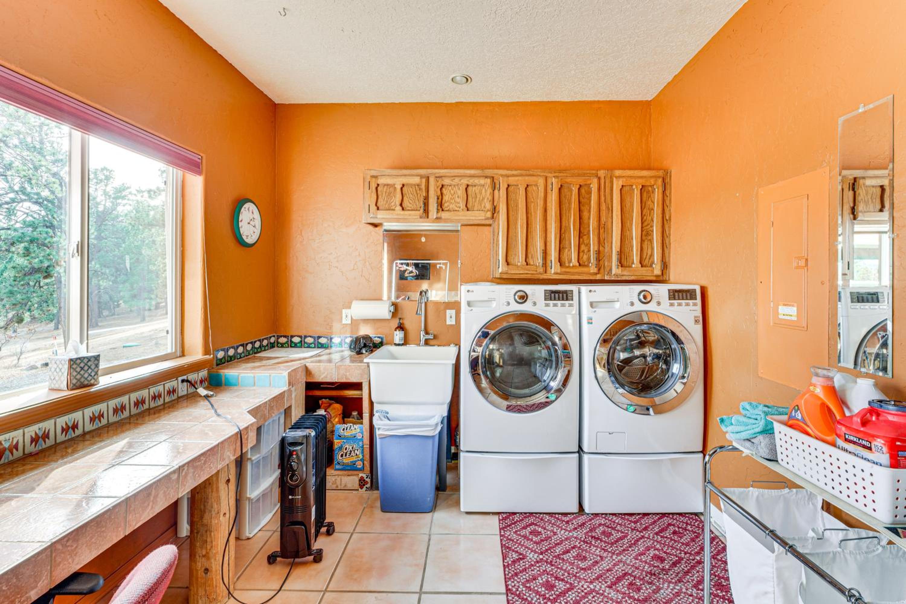 Hunters Hideaway on 20 Secluded Acres in Taos!