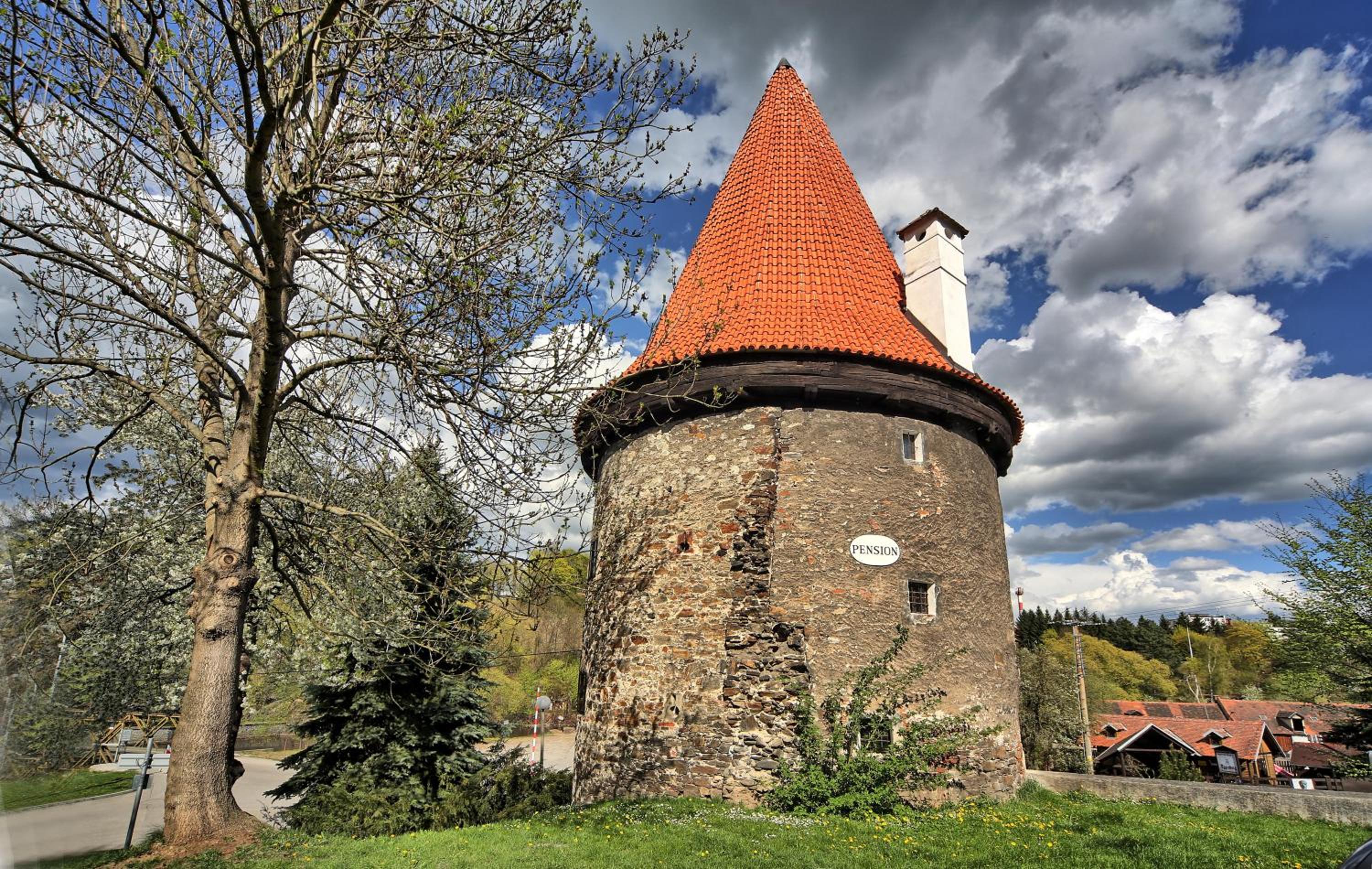 Krumlov Tower - Image 2