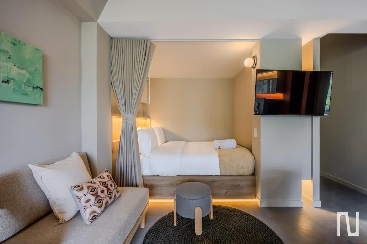 NOK Bright 1BR with Outdoor Terrace