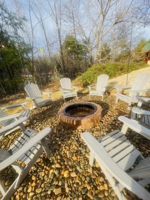 Pinewood Lodge by Beyond Expectations w Hot Tub