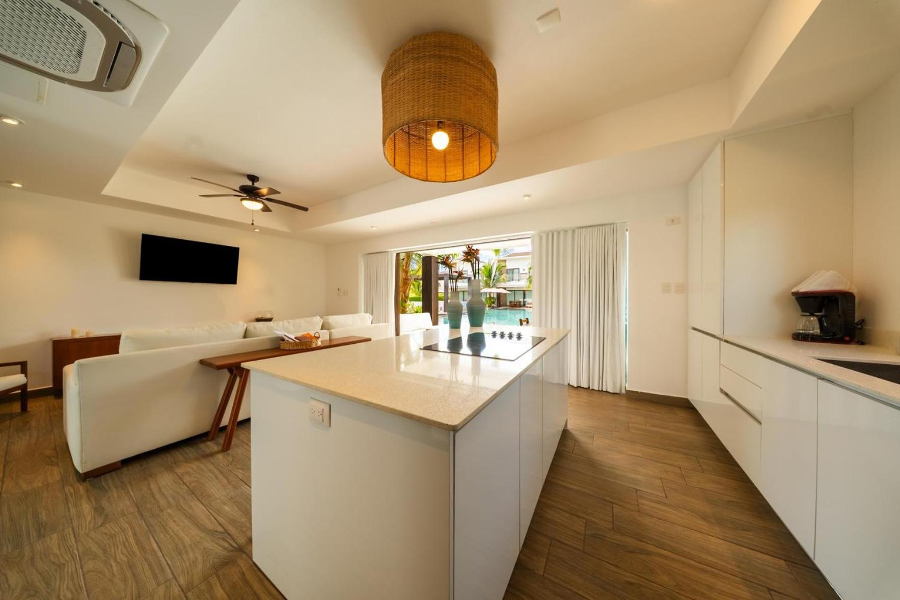 New villa with pool access for 7 ppl and 2 BR