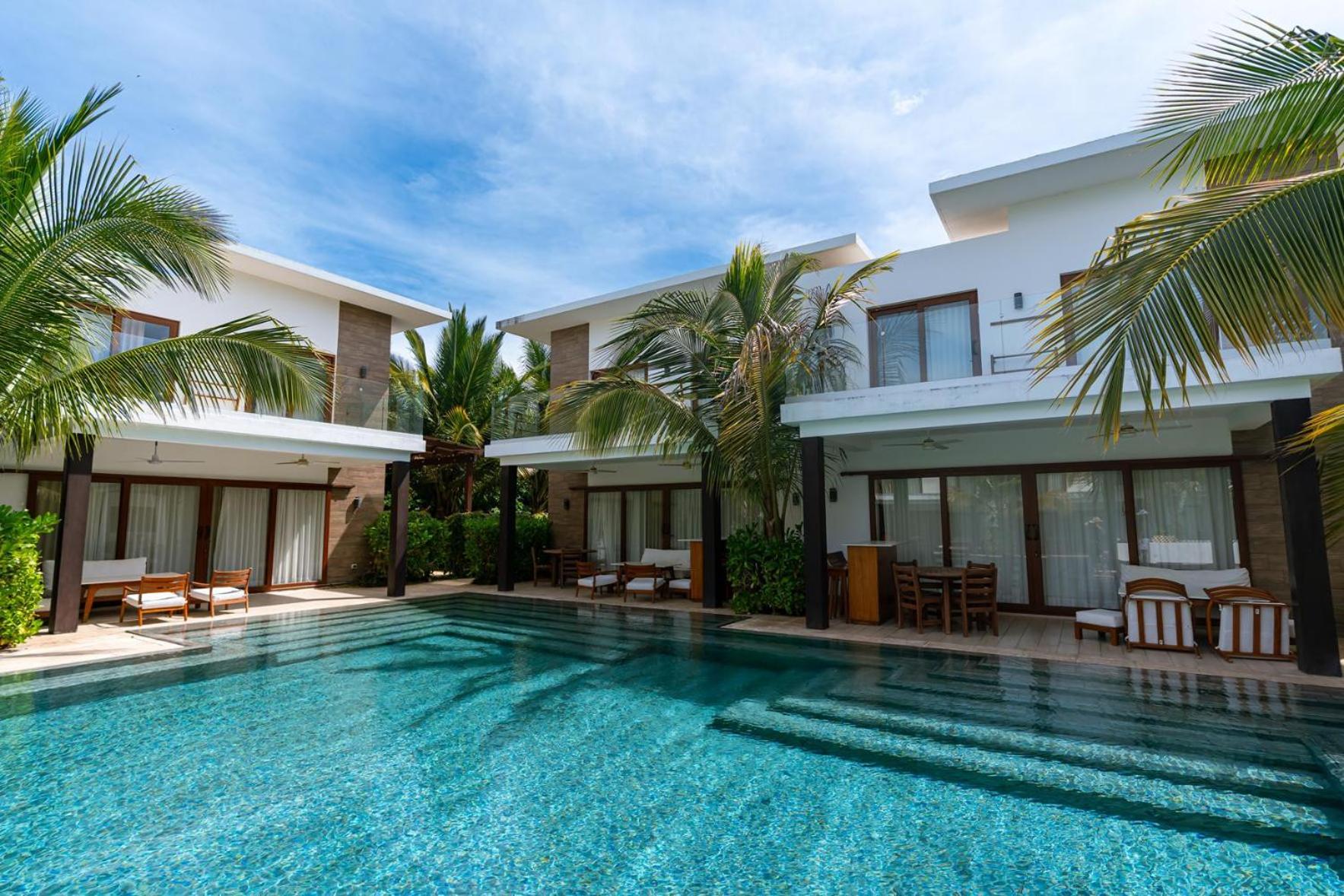 New villa with pool access for 7 ppl and 2 BR