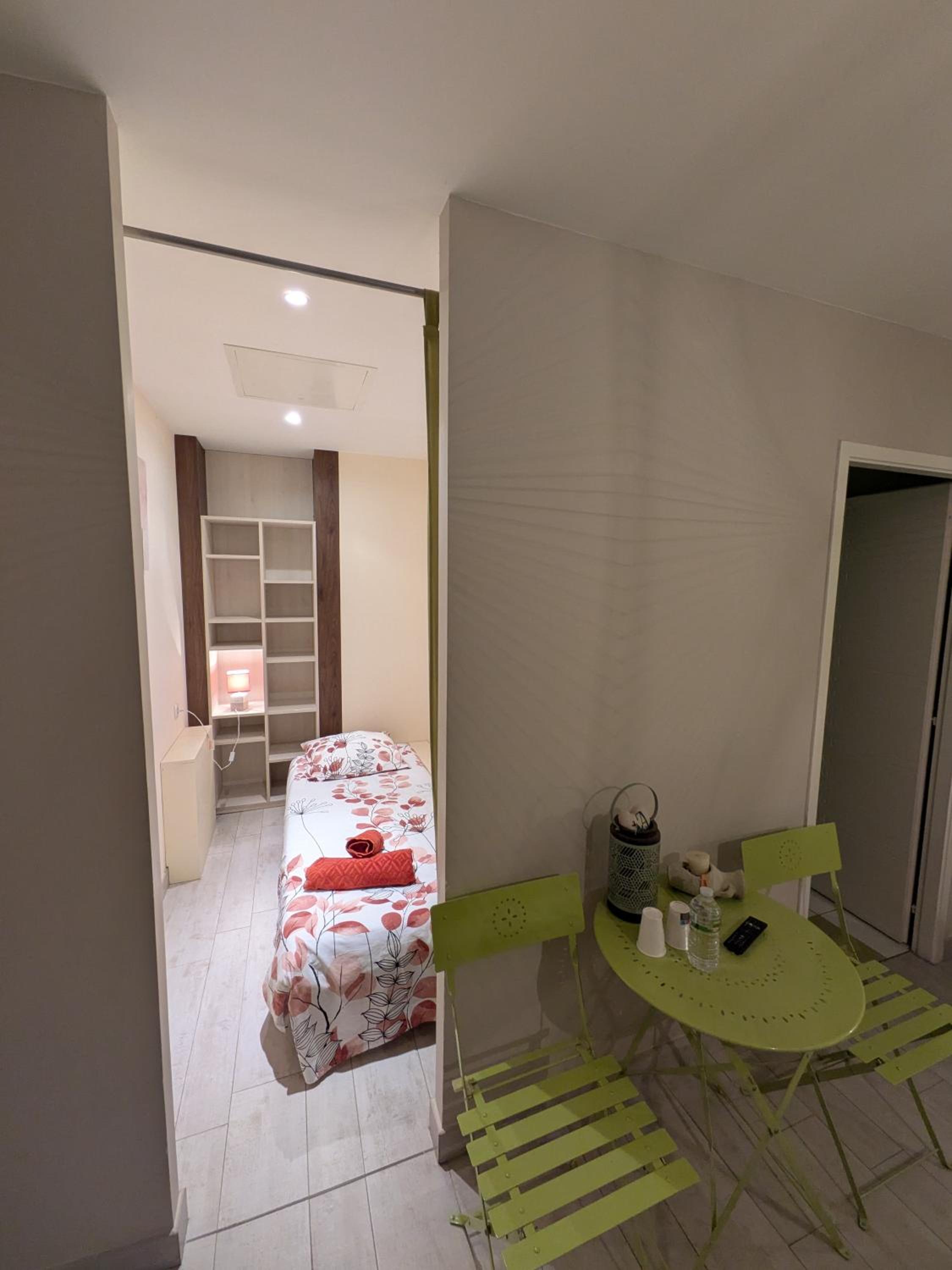 Photo 10