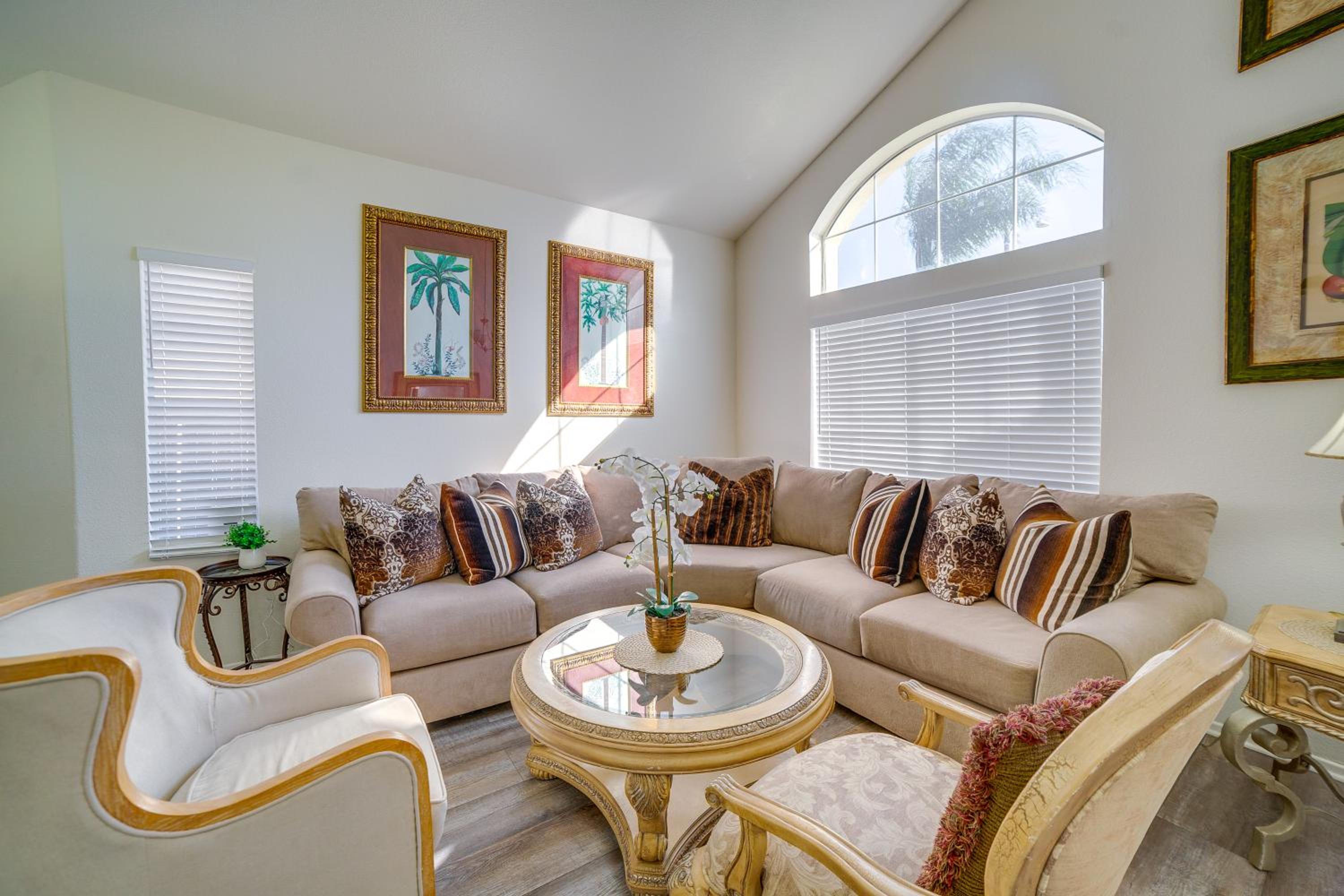Family Home with Hot Tub! 2 Mi to Dtwn Riverside
