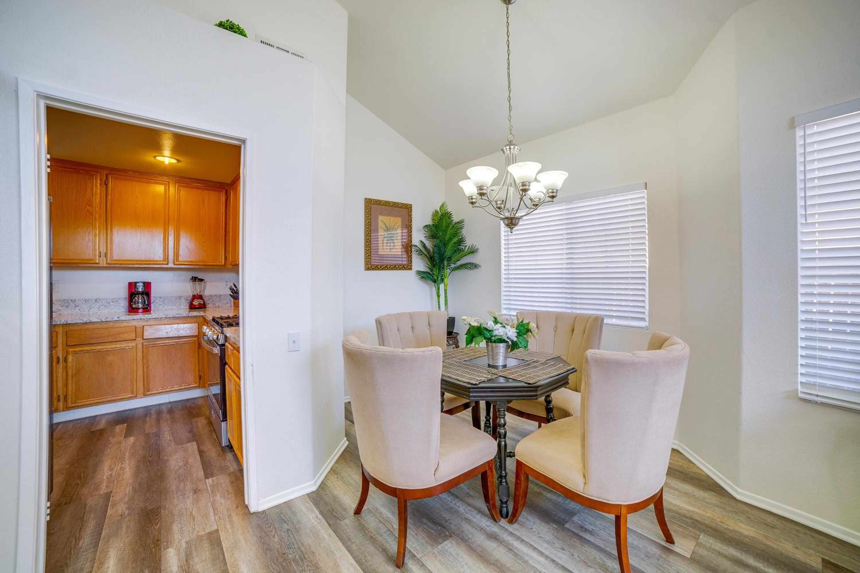 Family Home with Hot Tub! 2 Mi to Dtwn Riverside