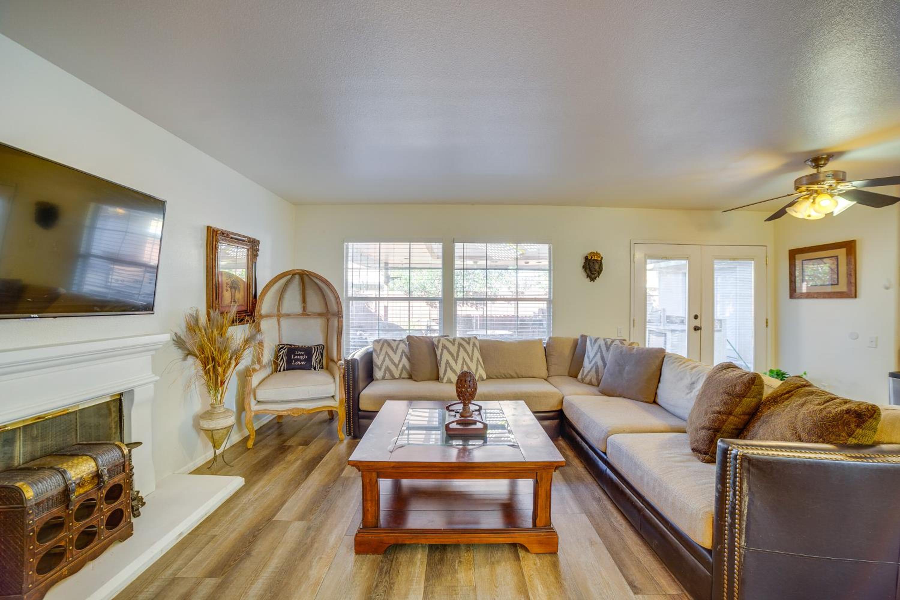 Family Home with Hot Tub! 2 Mi to Dtwn Riverside