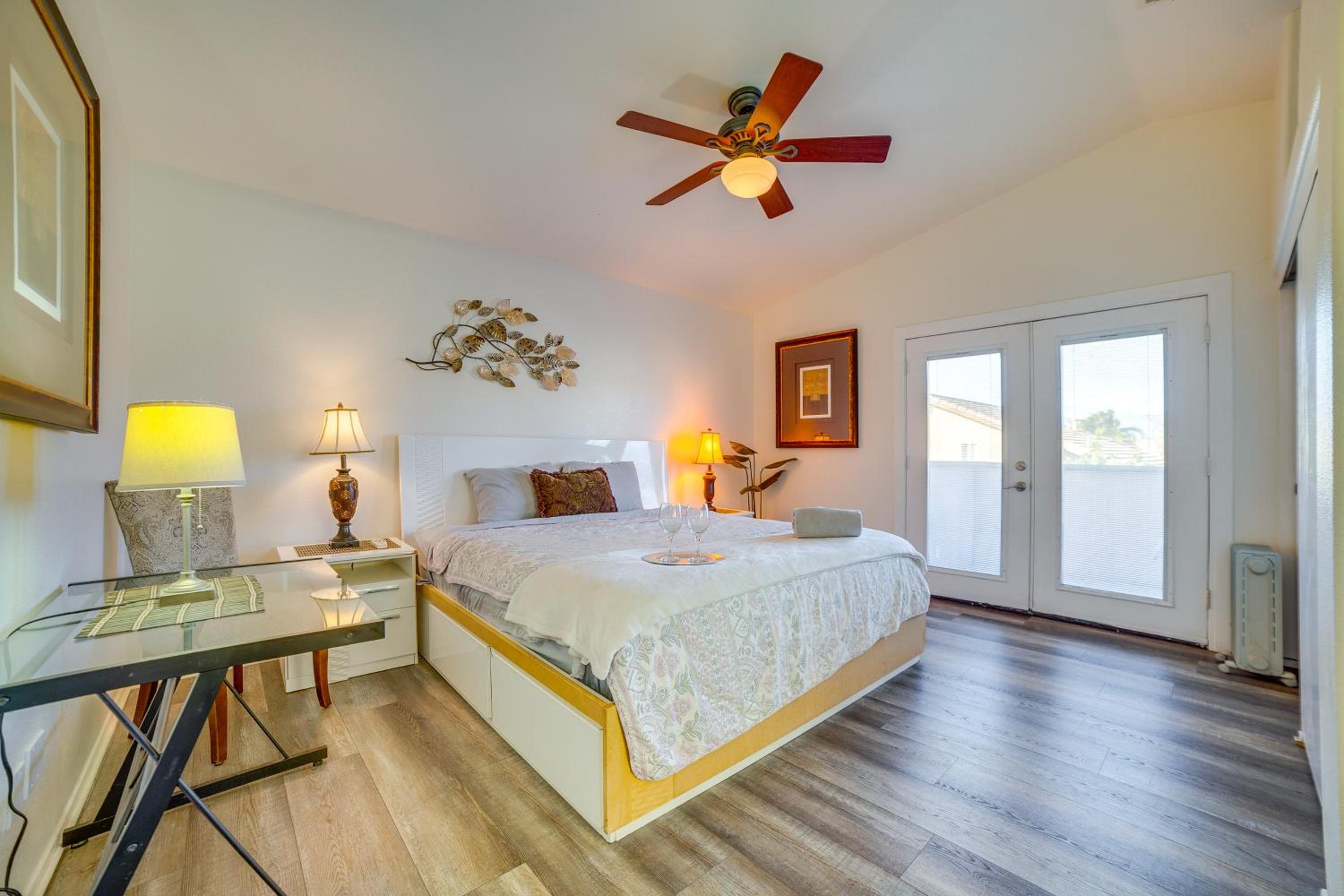 Family Home with Hot Tub! 2 Mi to Dtwn Riverside