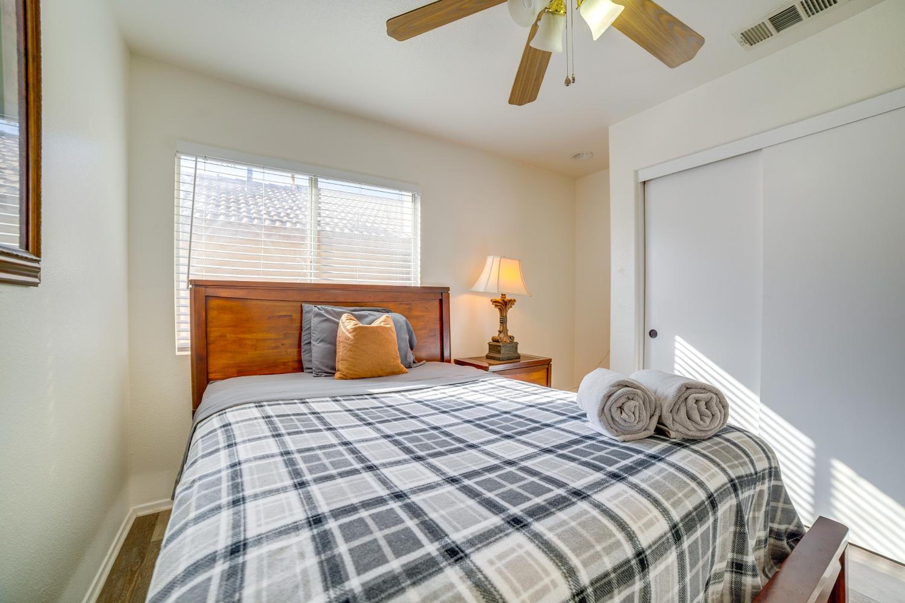 Family Home with Hot Tub! 2 Mi to Dtwn Riverside