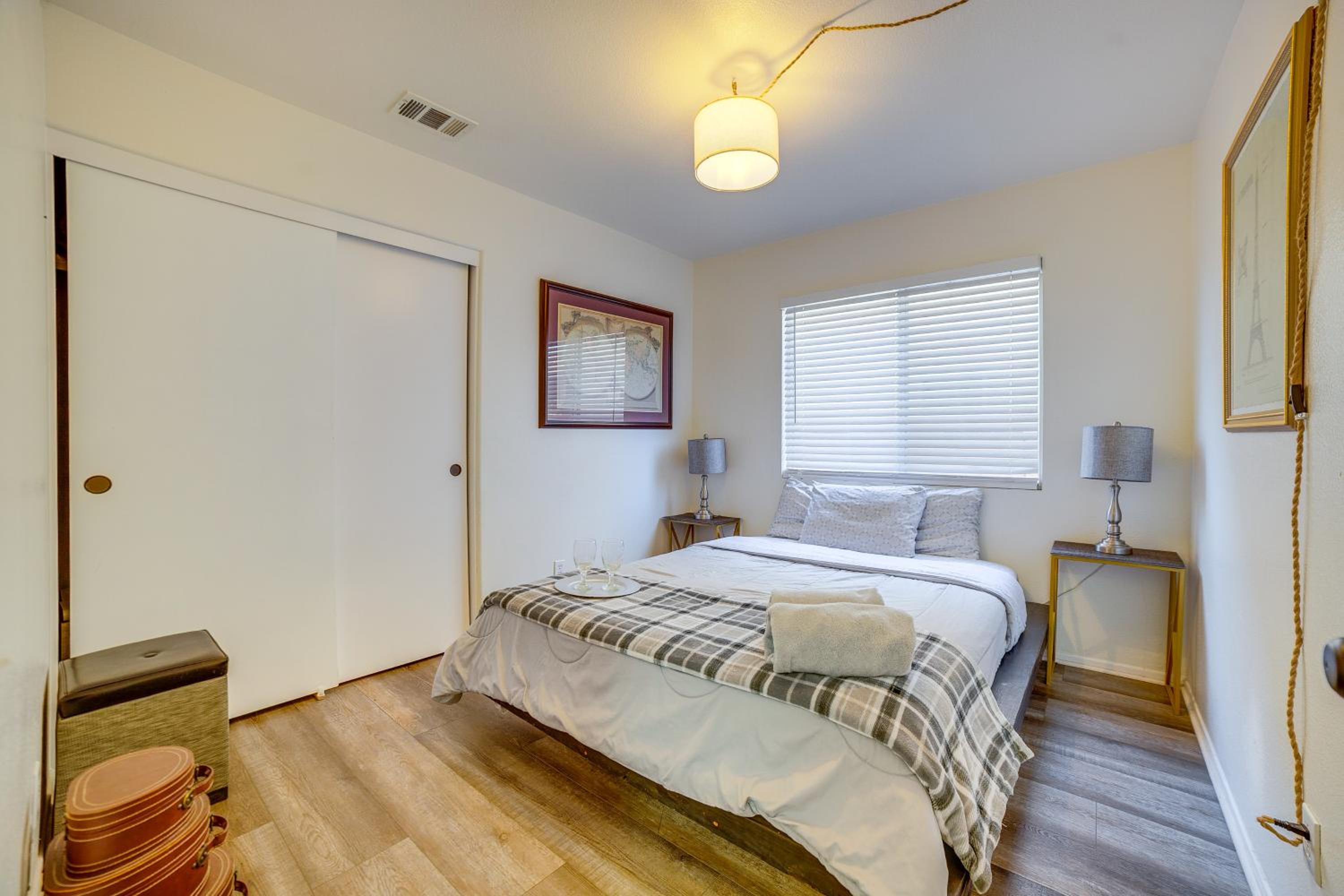 Family Home with Hot Tub! 2 Mi to Dtwn Riverside