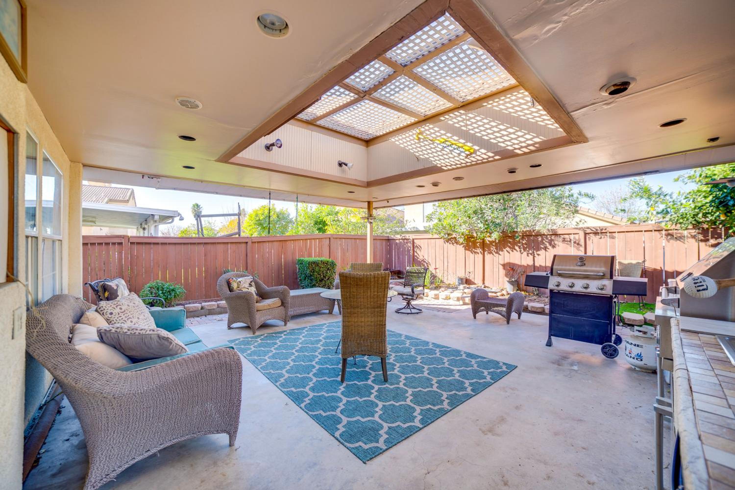 Family Home with Hot Tub! 2 Mi to Dtwn Riverside