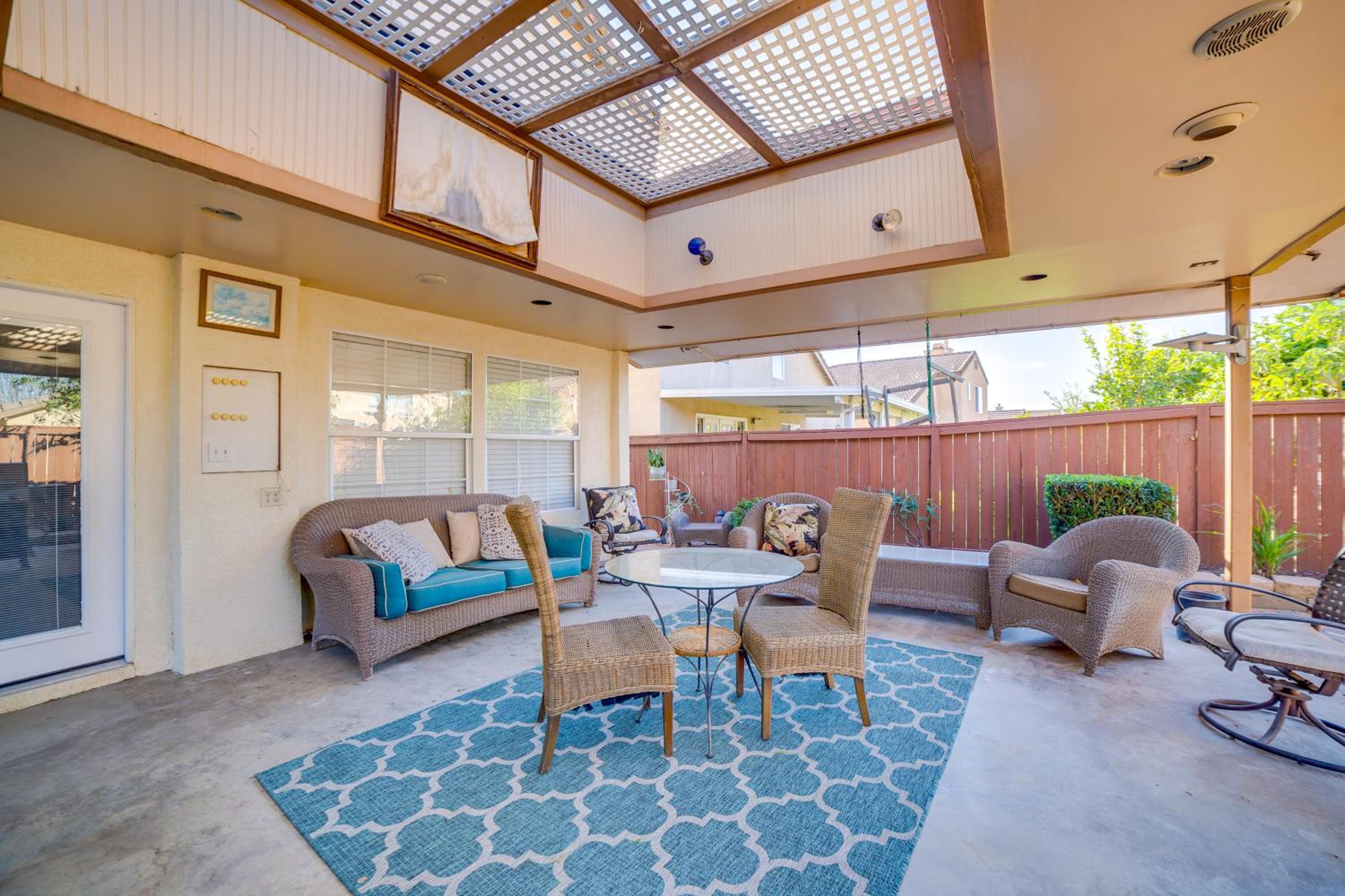 Family Home with Hot Tub! 2 Mi to Dtwn Riverside