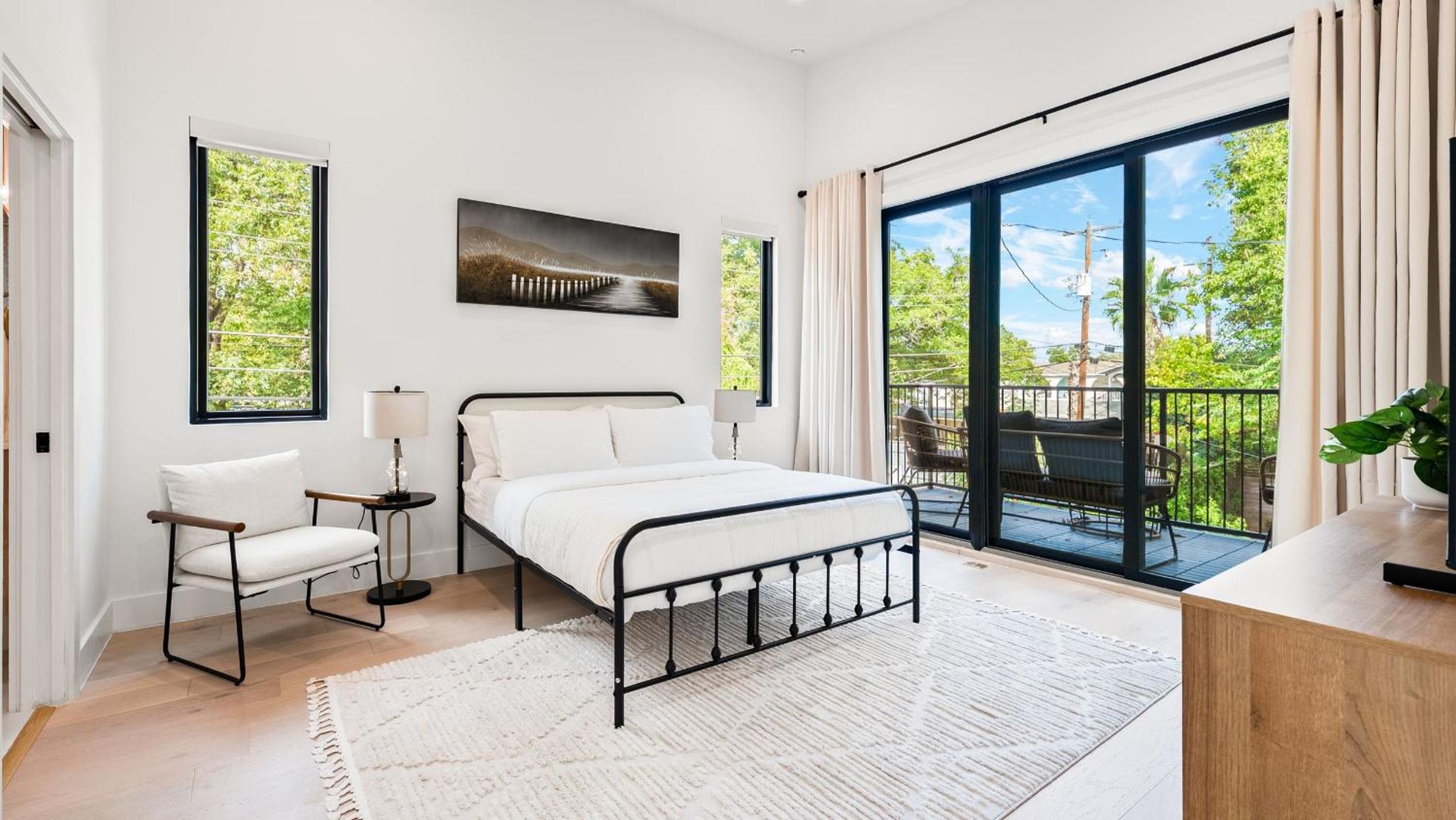 Stylish Home with Firepit Balcony Steps from Austin’s Best Near Rainey St Lady Bird Lake Downtown The Ashlee by AvantStay