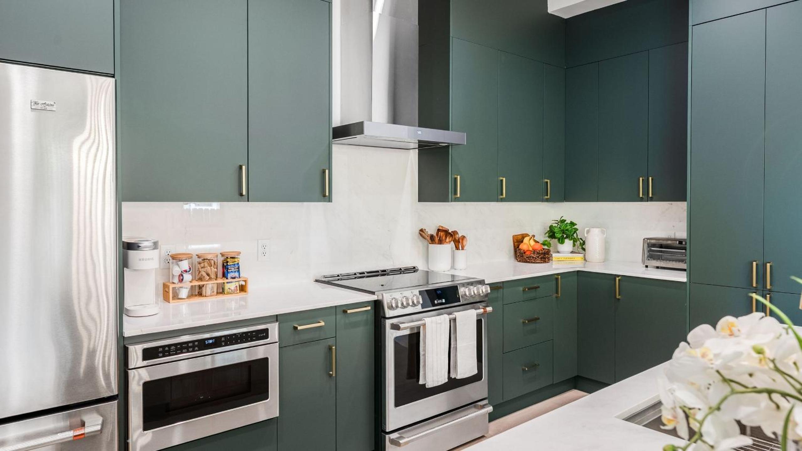 Stylish Home with Firepit Balcony Steps from Austin’s Best Near Rainey St Lady Bird Lake Downtown The Ashlee by AvantStay