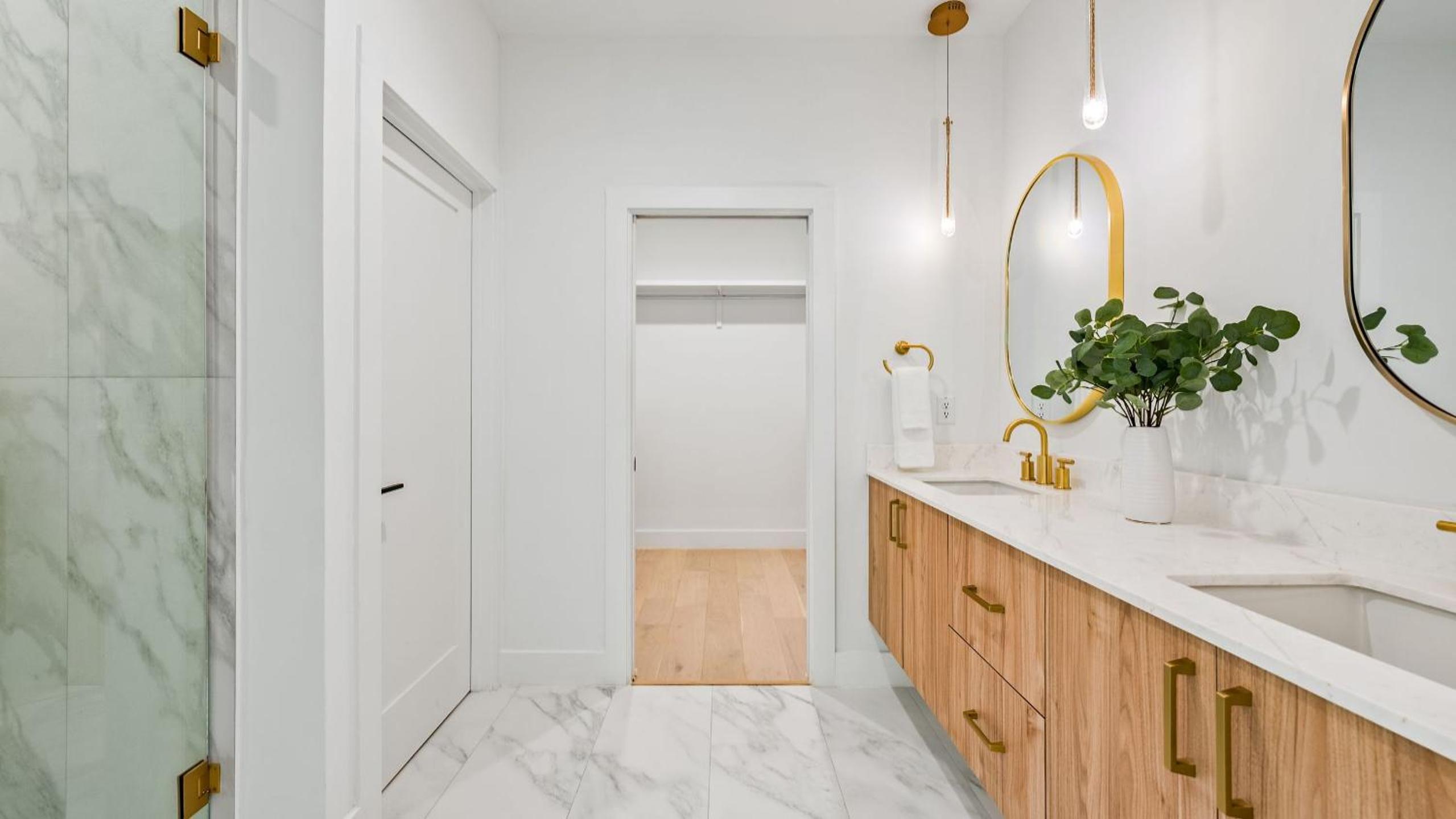 Stylish Home with Firepit Balcony Steps from Austin’s Best Near Rainey St Lady Bird Lake Downtown The Ashlee by AvantStay