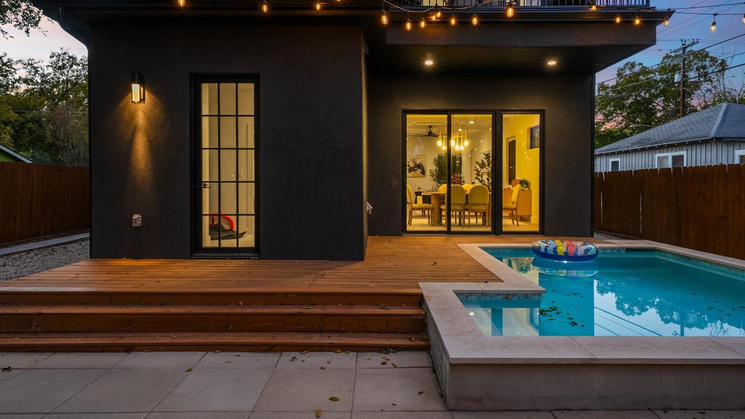 Stylish Home with Firepit Balcony Steps from Austin’s Best Near Rainey St Lady Bird Lake Downtown The Ashlee by AvantStay
